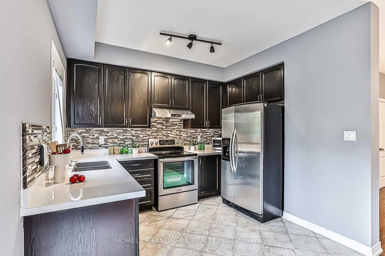 Photo 14 of 30 Ozner Crescent, Vaughan, Vellore Village — HOMEH