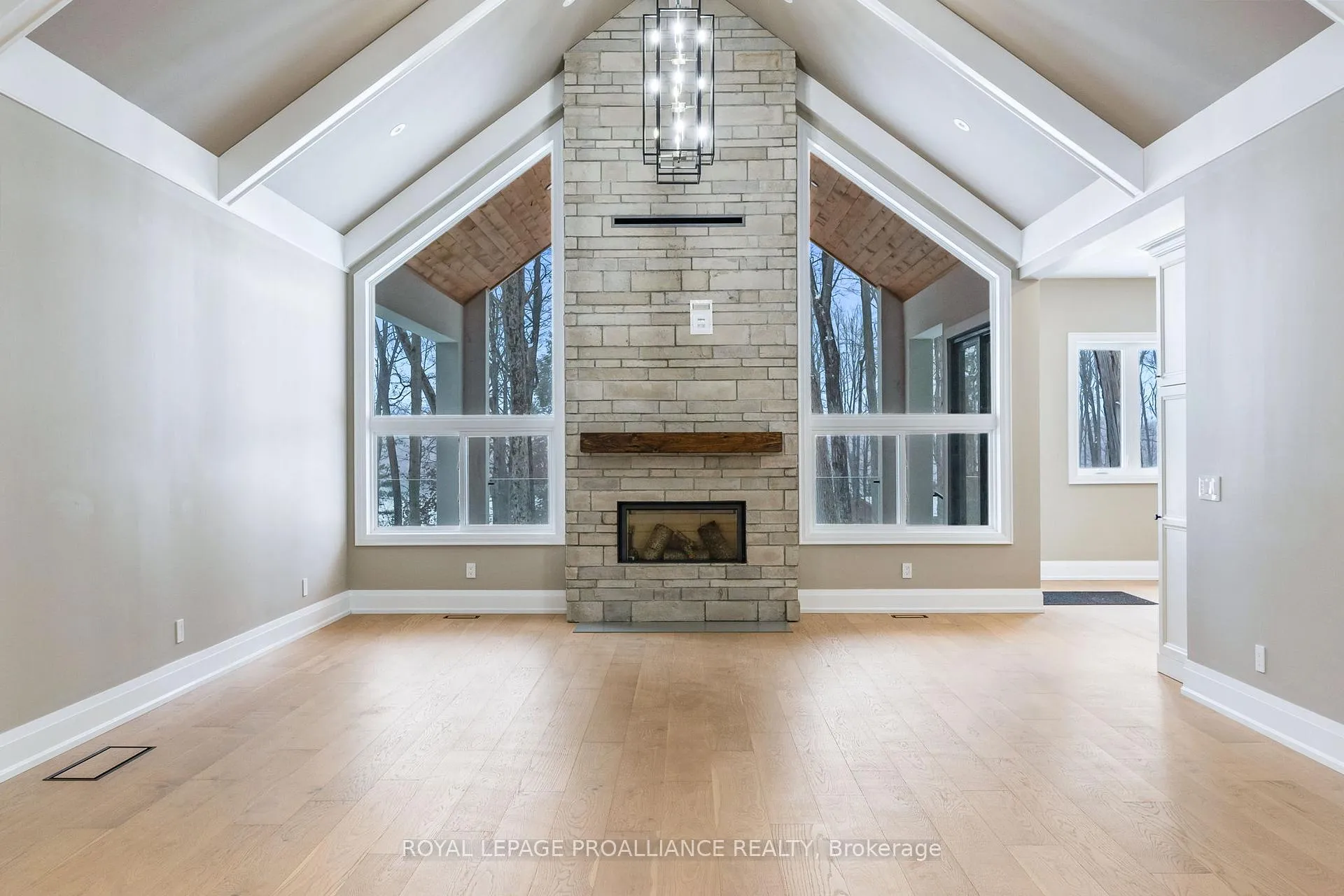 Photo 12 of 160 Sumcot Drive, Trent Lakes — HOMEH