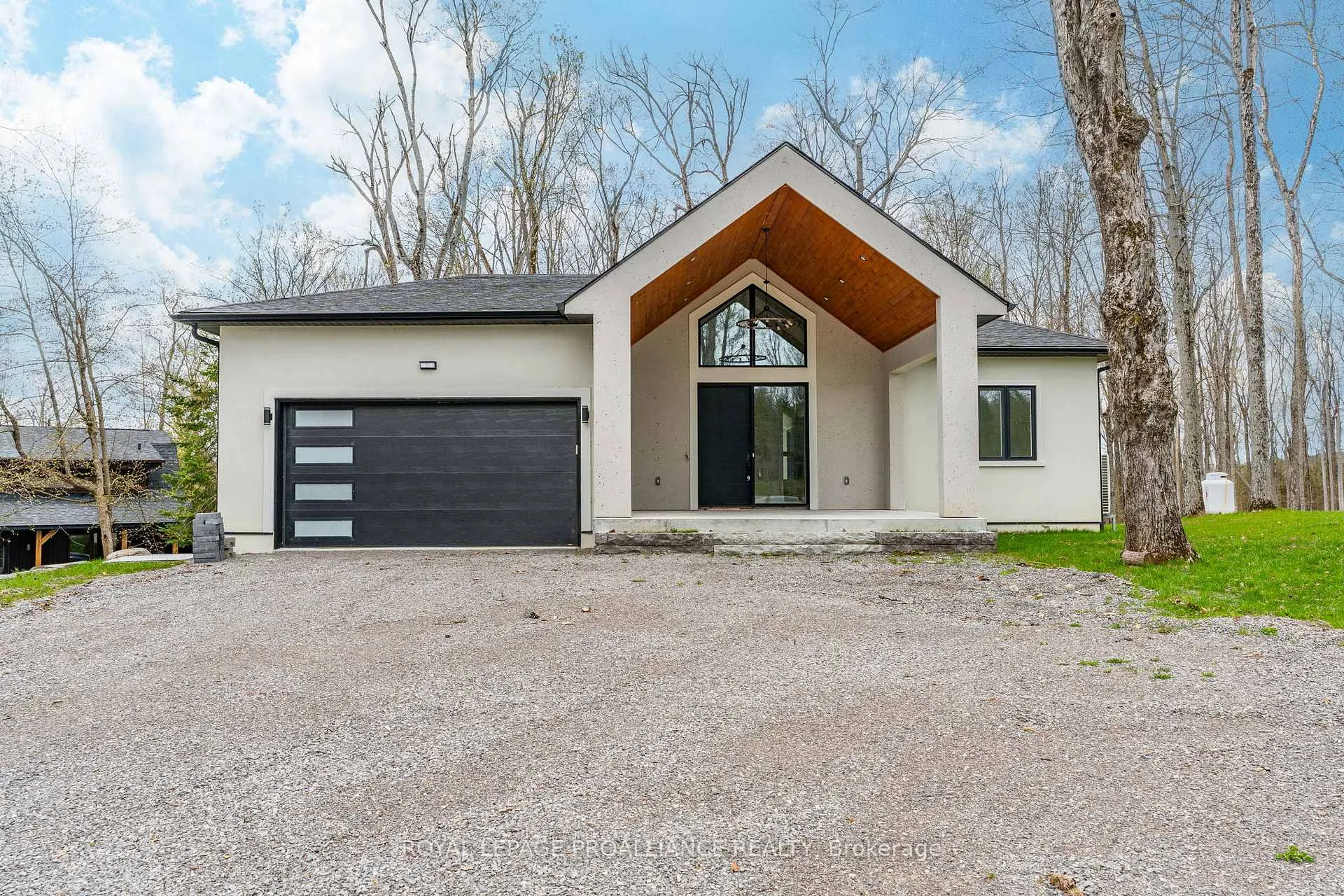 Photo 2 of 160 Sumcot Drive, Trent Lakes — HOMEH