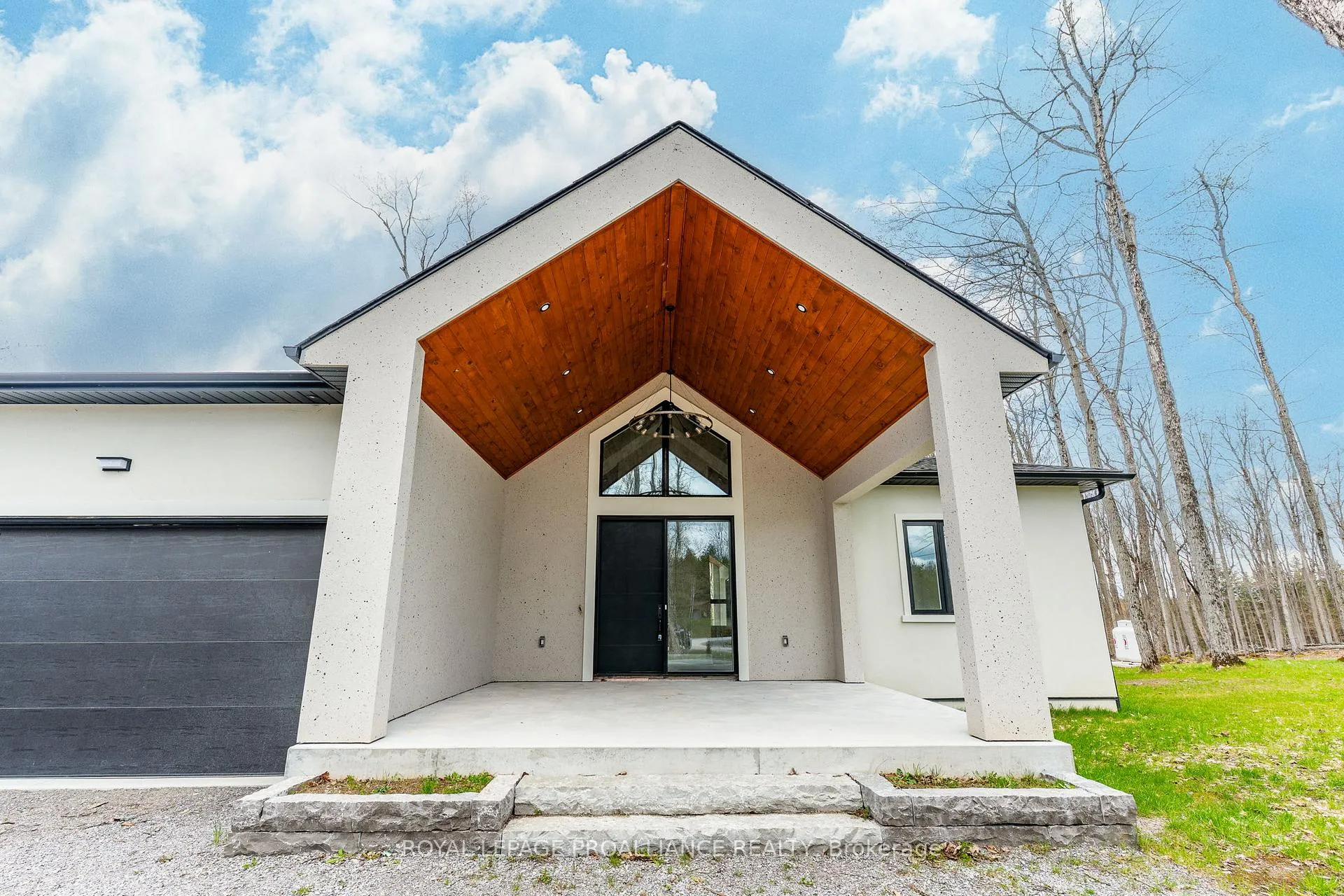 Photo 4 of 160 Sumcot Drive, Trent Lakes — HOMEH
