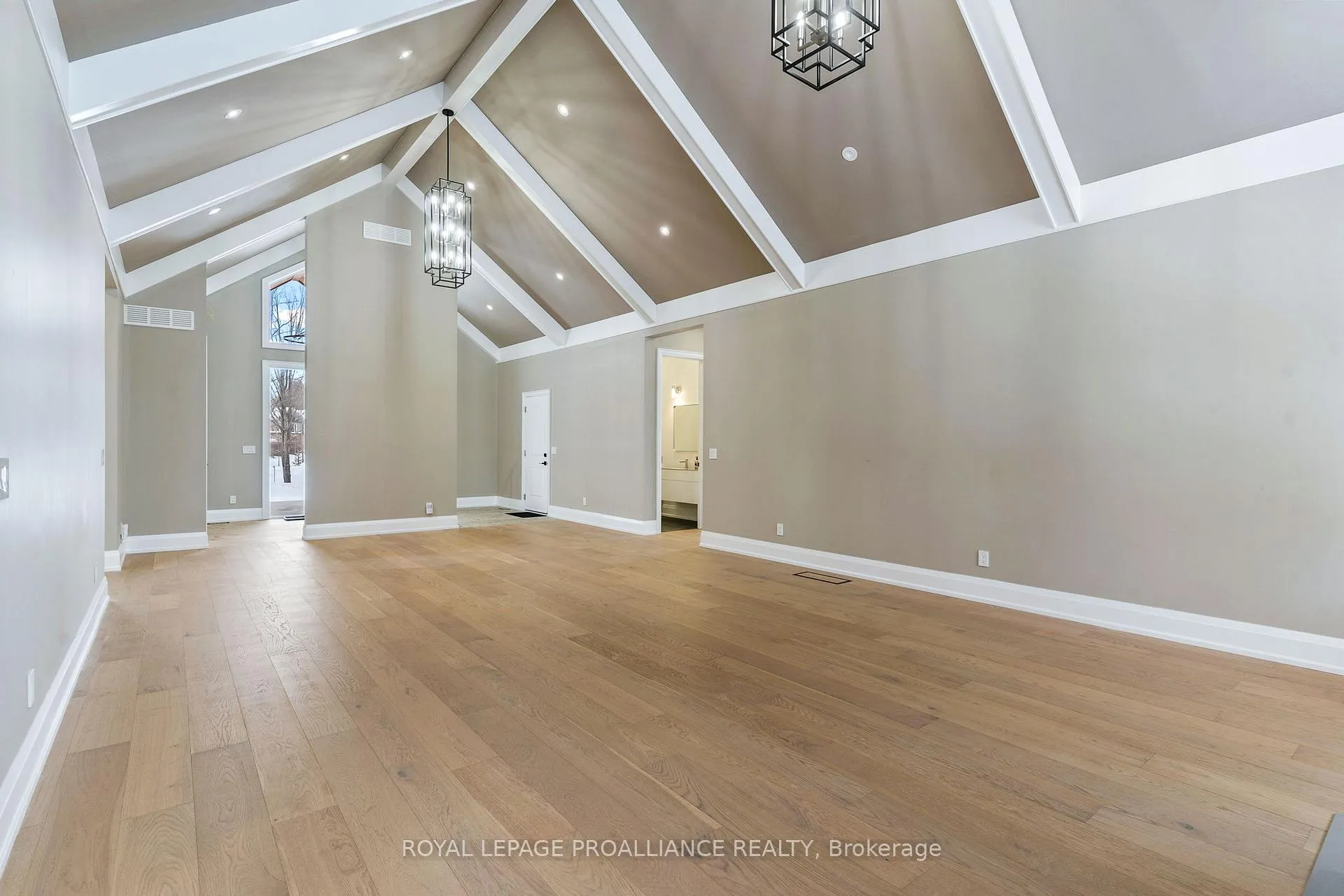 Photo 15 of 160 Sumcot Drive, Trent Lakes — HOMEH