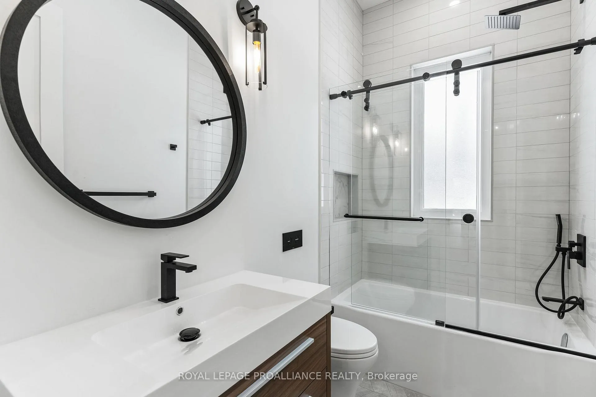 Photo 23 of 160 Sumcot Drive, Trent Lakes — HOMEH