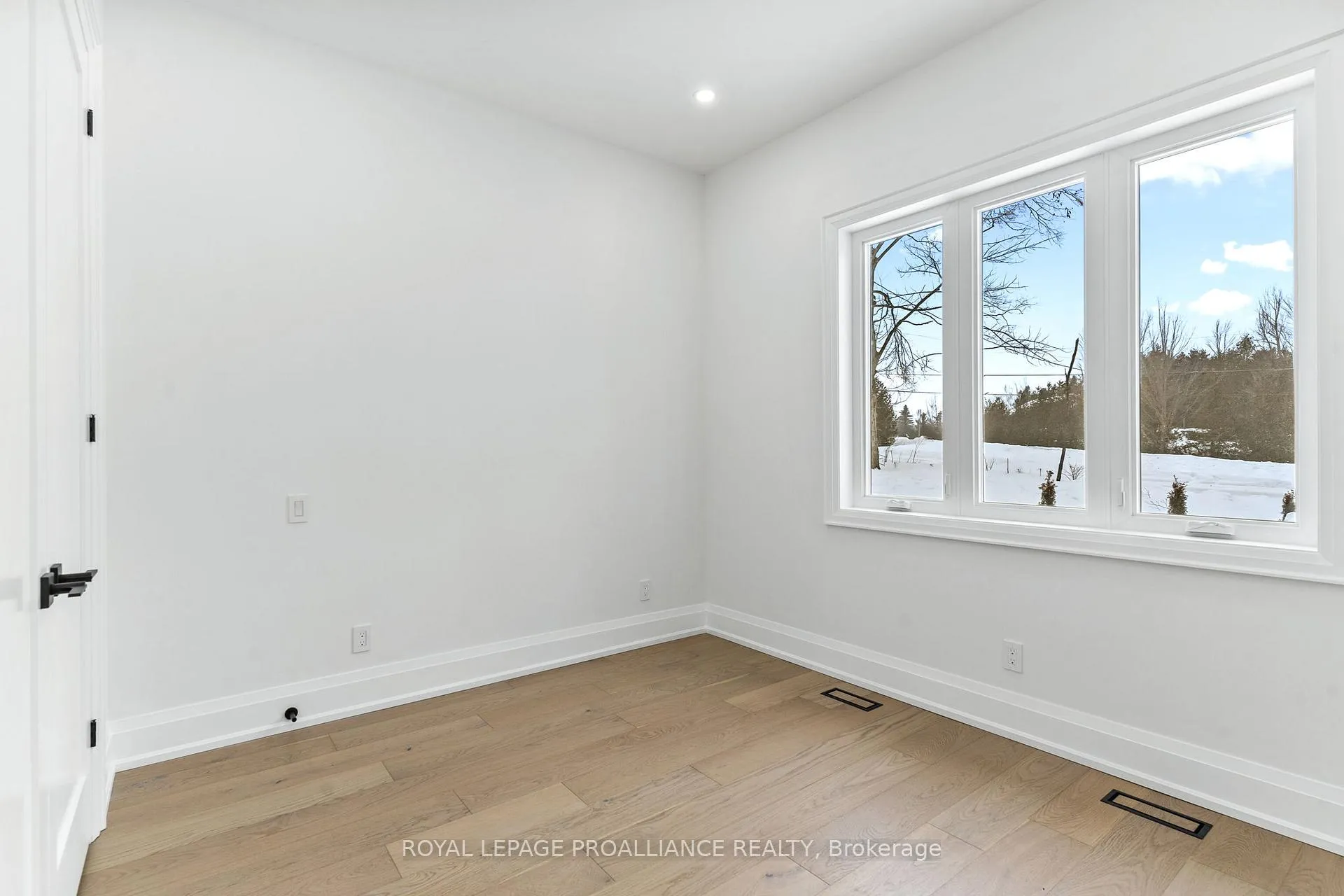 Photo 24 of 160 Sumcot Drive, Trent Lakes — HOMEH
