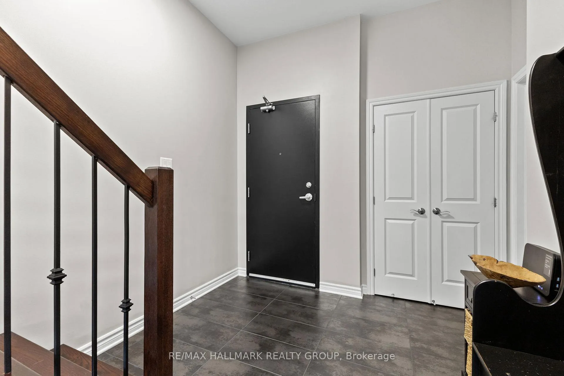 Photo 2 of Unit 206, 500 Claridge Drive, Ottawa, Barrhaven - Longfields — HOMEH