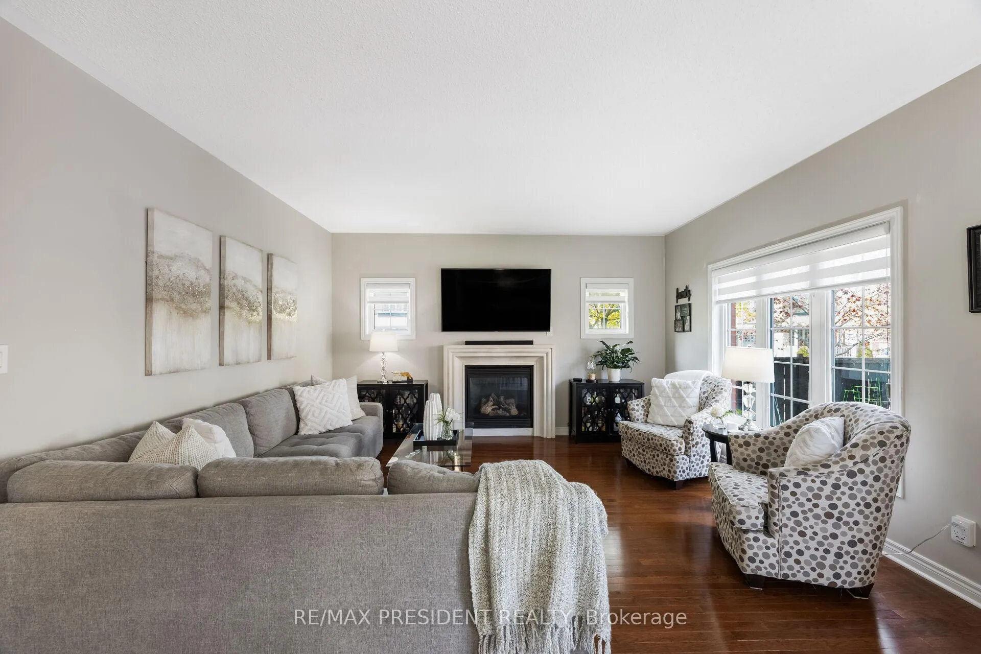 Photo 13 of 75 Bluffwood Crescent, Brampton, Bram East — HOMEH