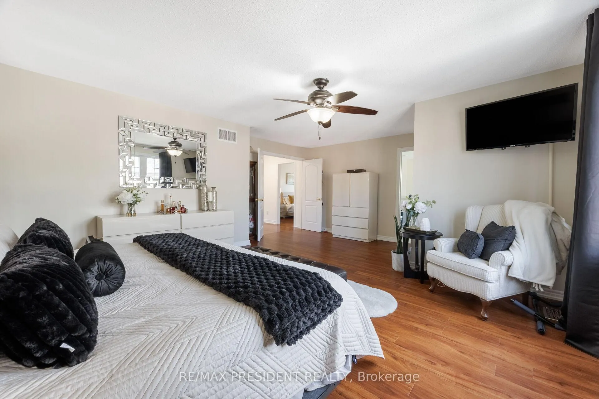 Photo 23 of 75 Bluffwood Crescent, Brampton, Bram East — HOMEH