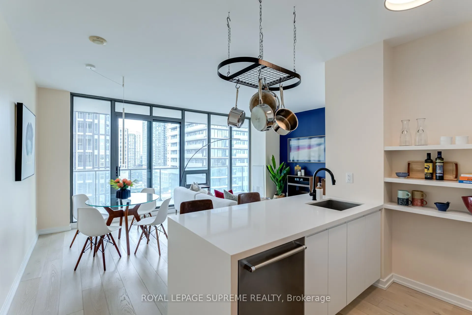 Photo 2 of Unit 1506, 33 Lombard Street, Toronto, Church-Yonge Corridor — HOMEH