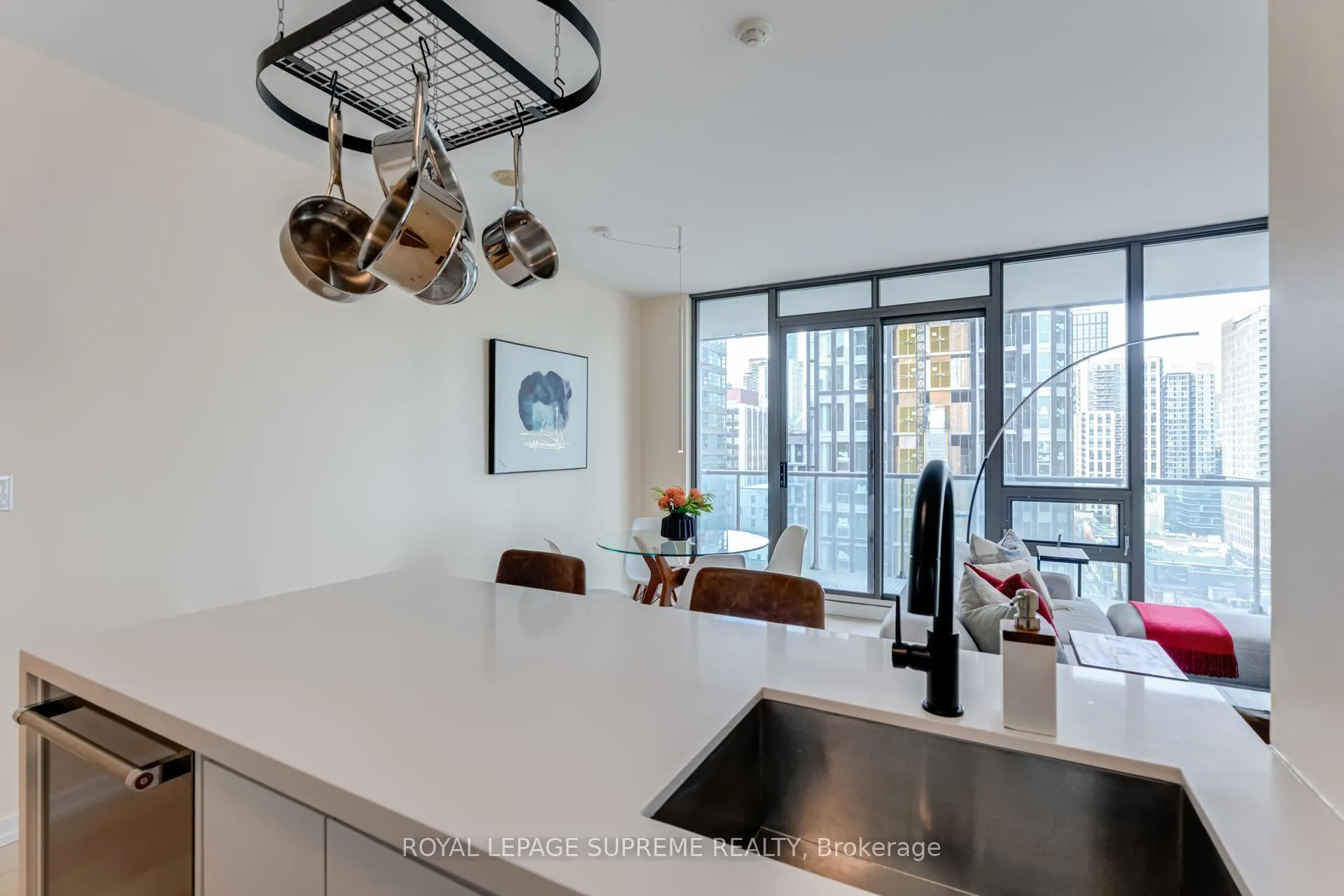 Photo 5 of Unit 1506, 33 Lombard Street, Toronto, Church-Yonge Corridor — HOMEH