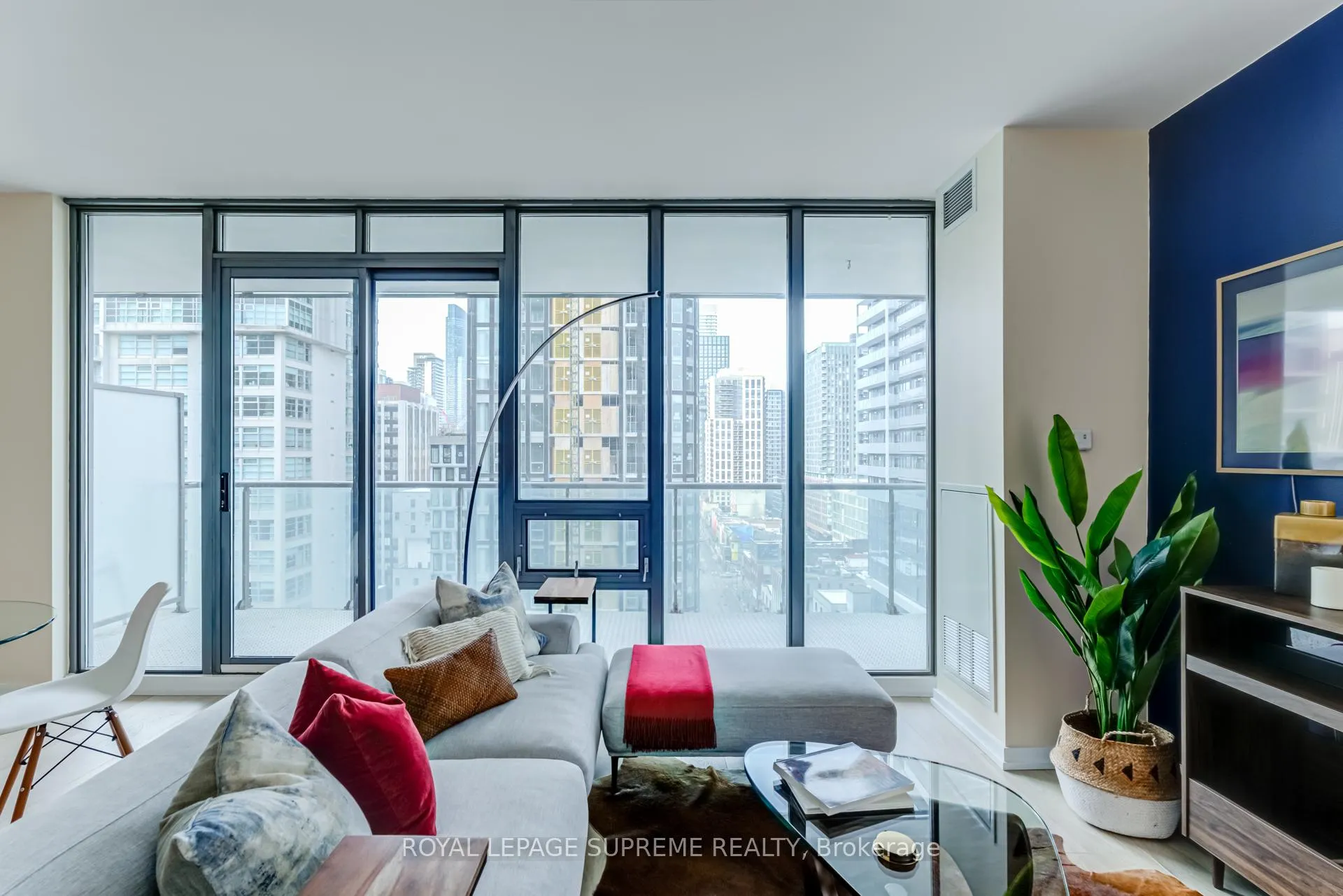 Photo 9 of Unit 1506, 33 Lombard Street, Toronto, Church-Yonge Corridor — HOMEH