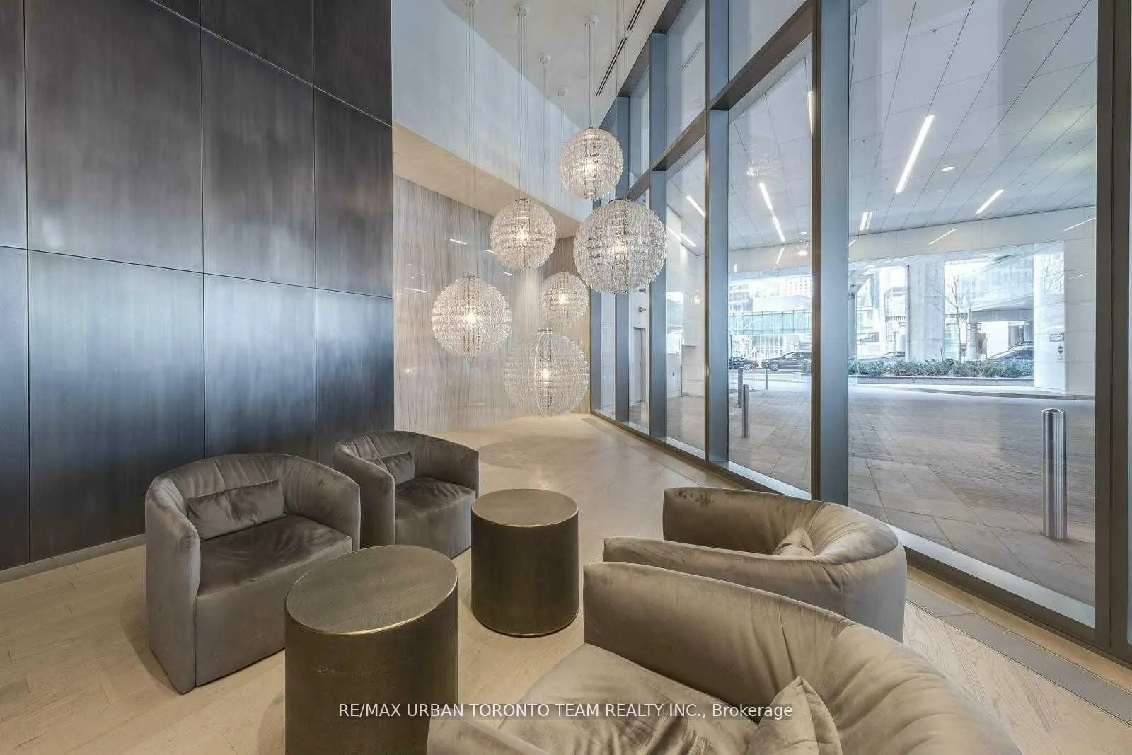 Photo 4 of Unit 2402, 100 Harbour Street, Toronto, Waterfront Communities — HOMEH