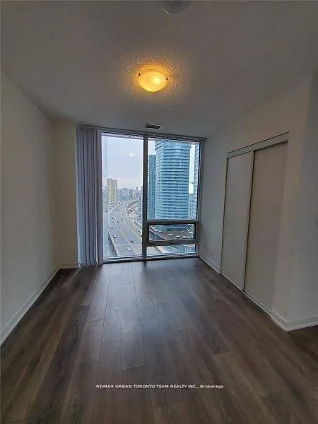 Photo 13 of Unit 2402, 100 Harbour Street, Toronto, Waterfront Communities — HOMEH