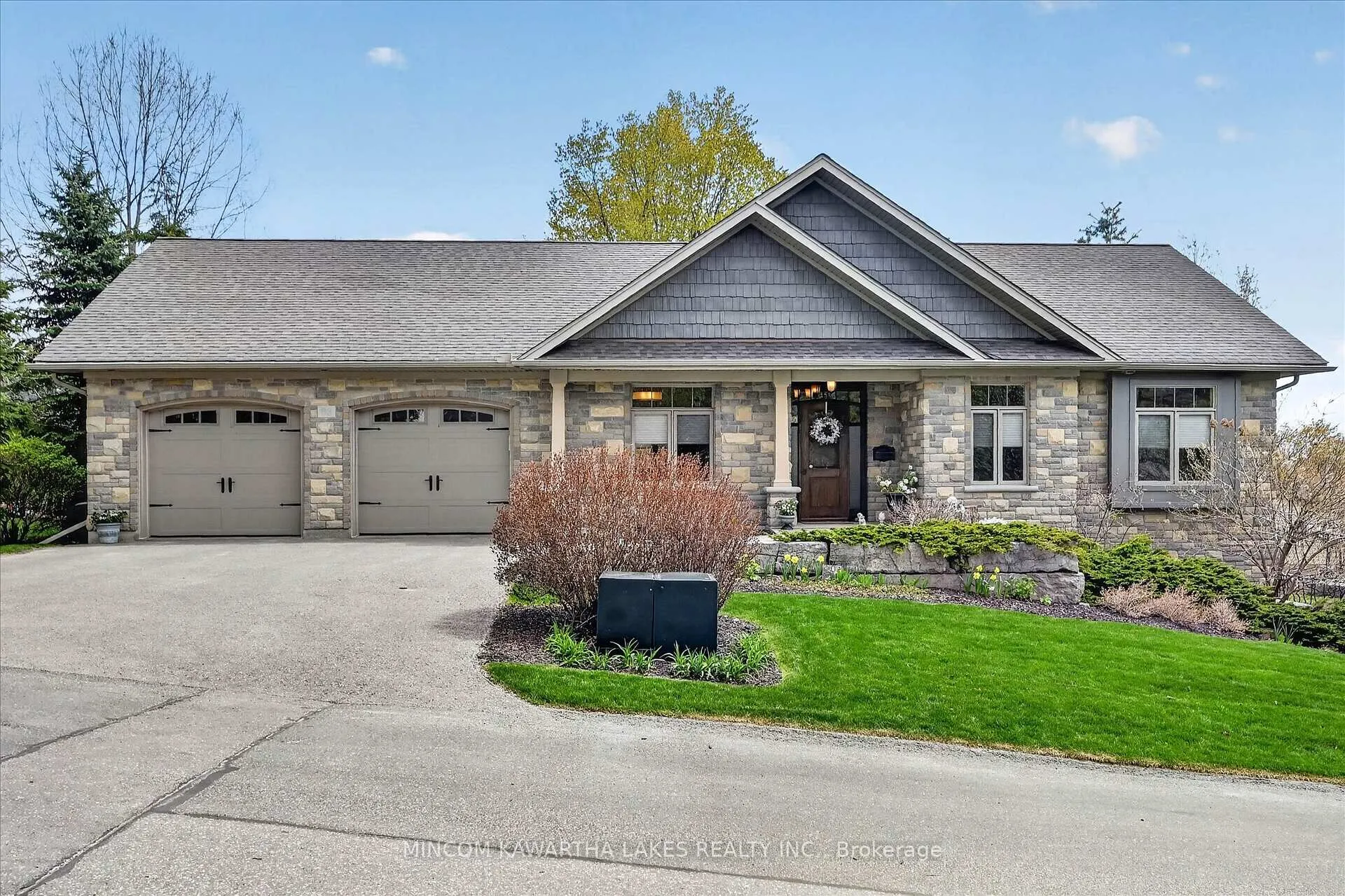 Photo 2 of 63 Weller Crescent, Peterborough, Monaghan Ward 2 — HOMEH