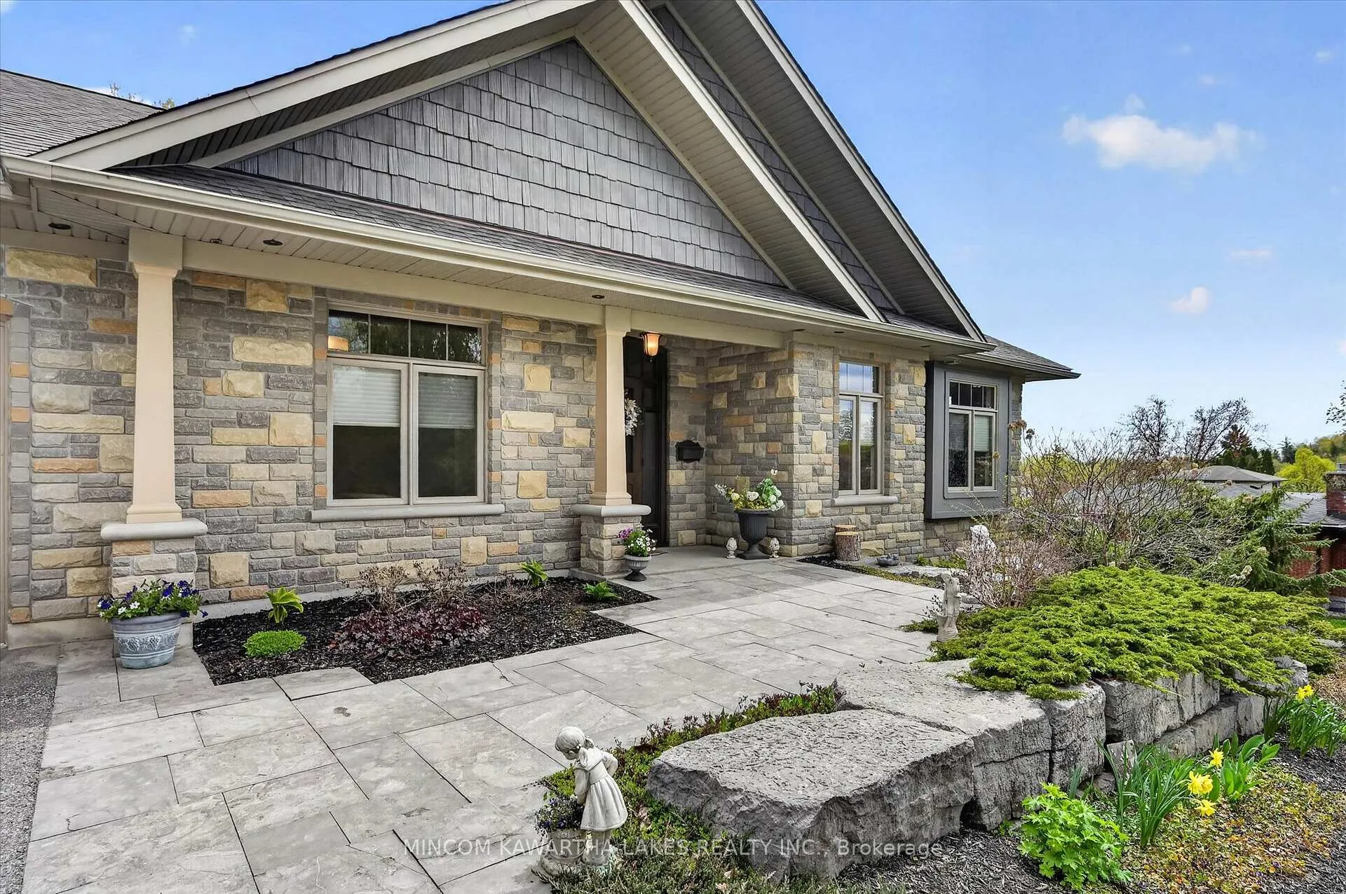 Photo 4 of 63 Weller Crescent, Peterborough, Monaghan Ward 2 — HOMEH