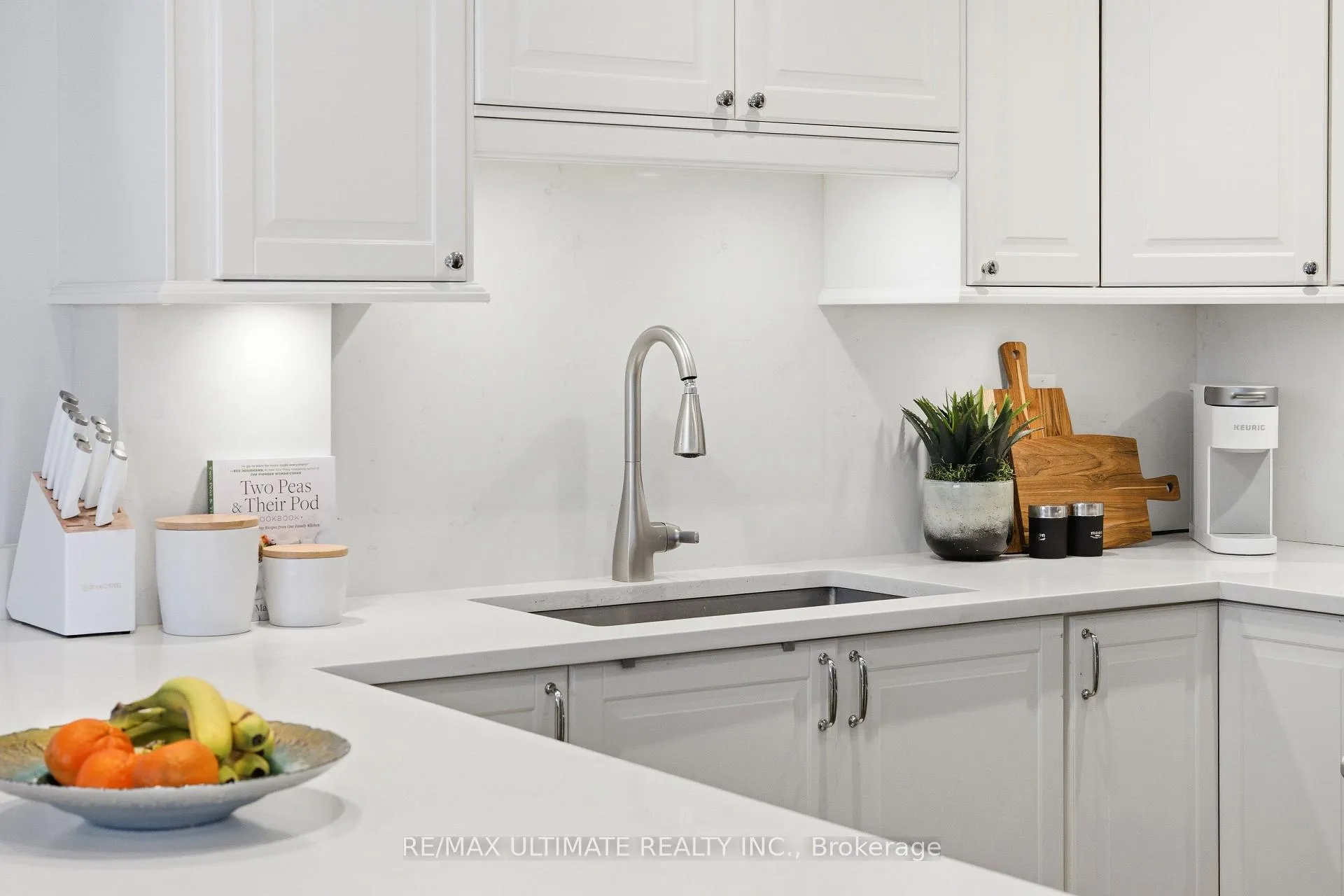 Photo 10 of 254 Airdrie Road, Toronto, Leaside — HOMEH