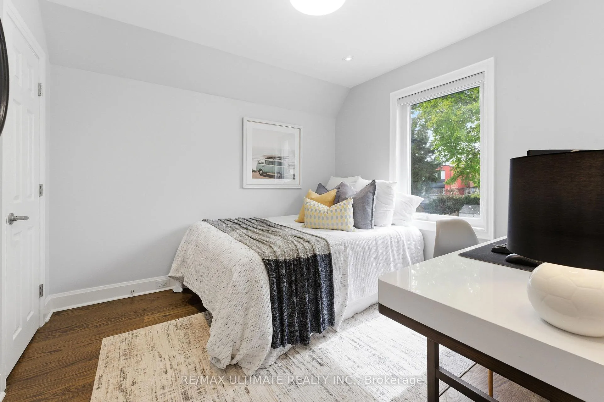 Photo 19 of 254 Airdrie Road, Toronto, Leaside — HOMEH
