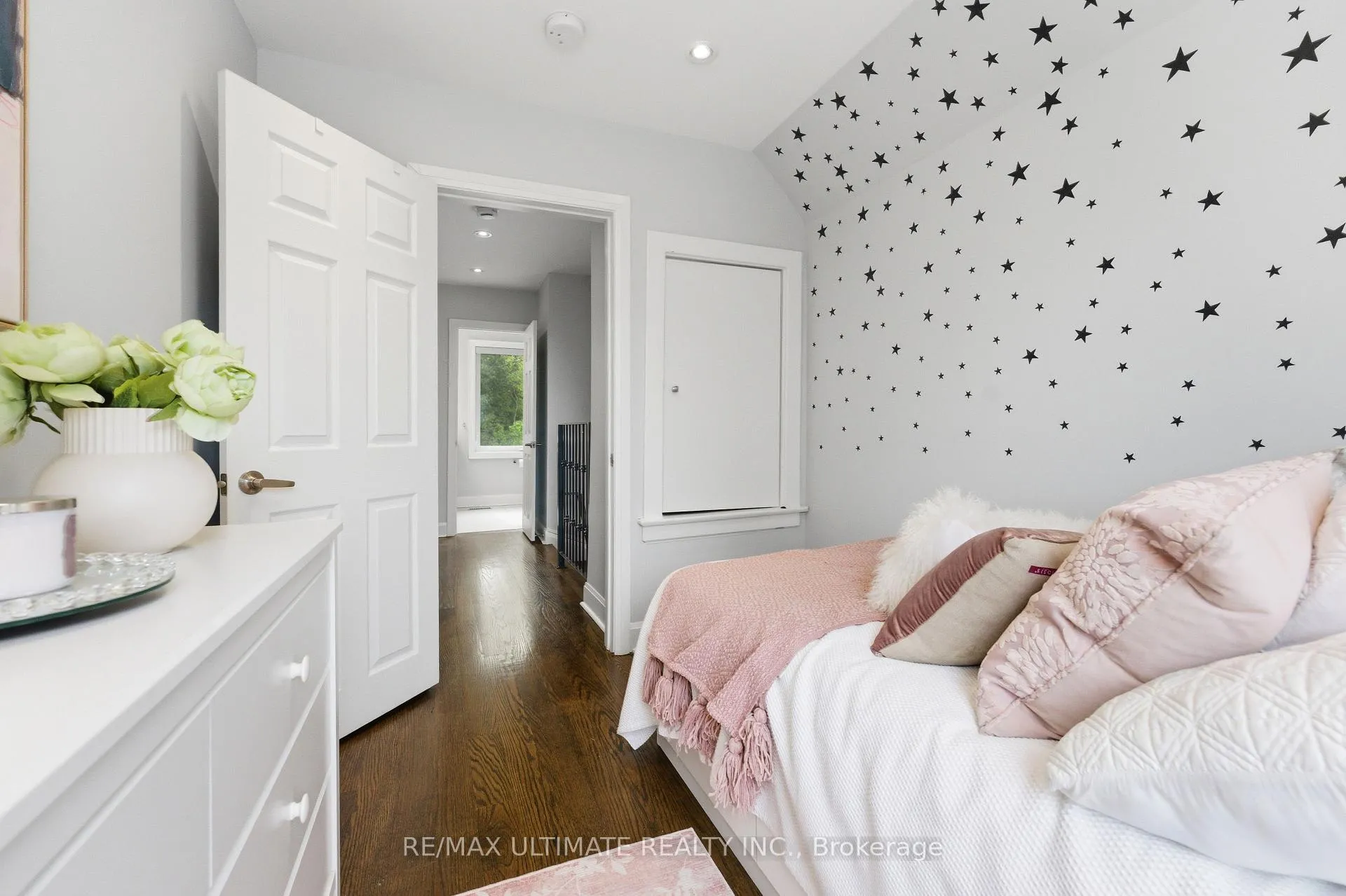 Photo 24 of 254 Airdrie Road, Toronto, Leaside — HOMEH