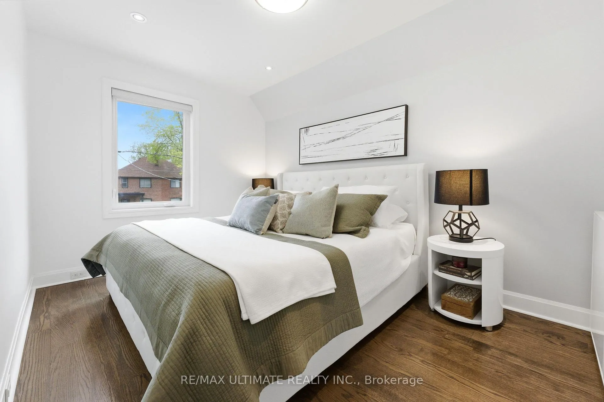Photo 25 of 254 Airdrie Road, Toronto, Leaside — HOMEH