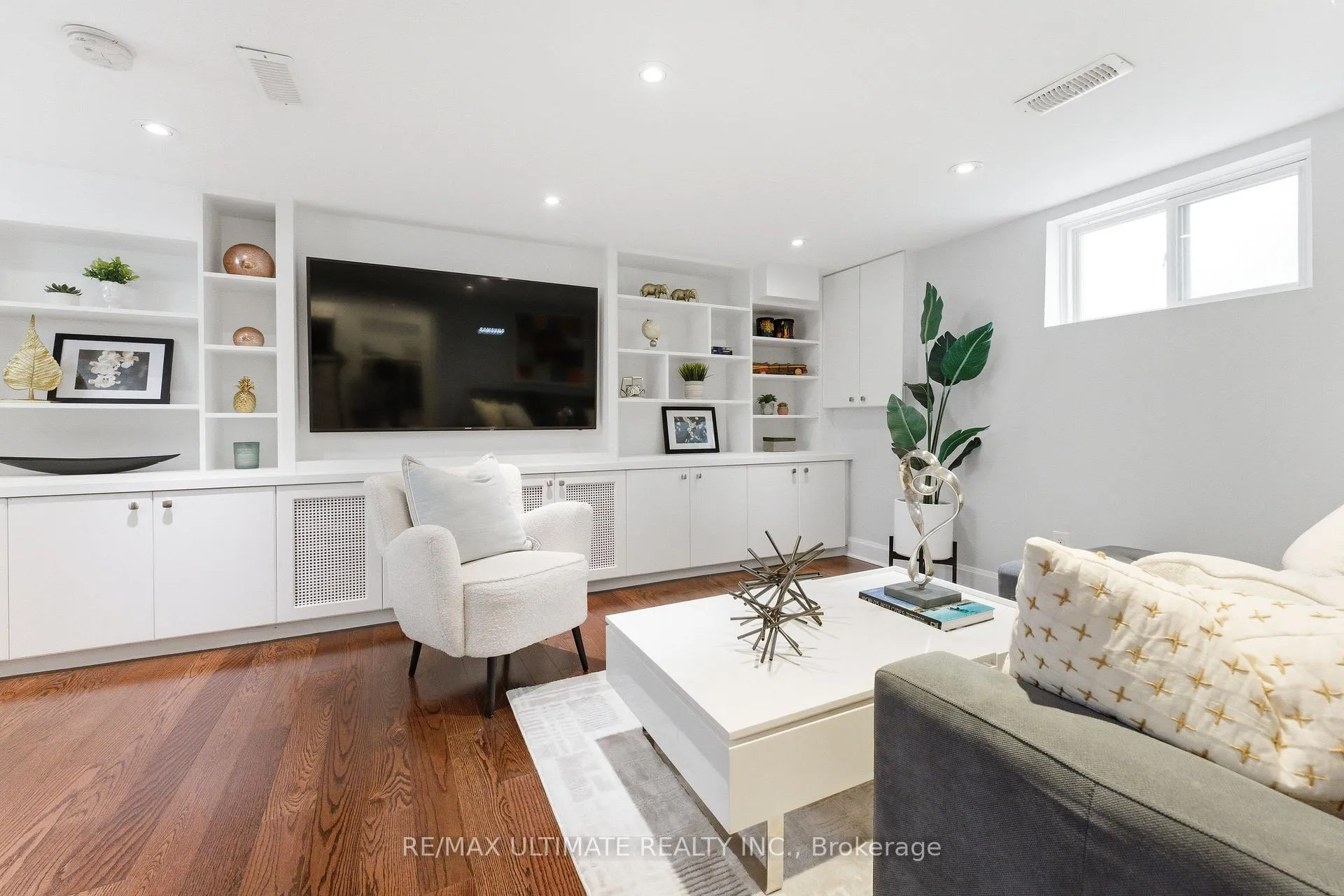 Photo 28 of 254 Airdrie Road, Toronto, Leaside — HOMEH