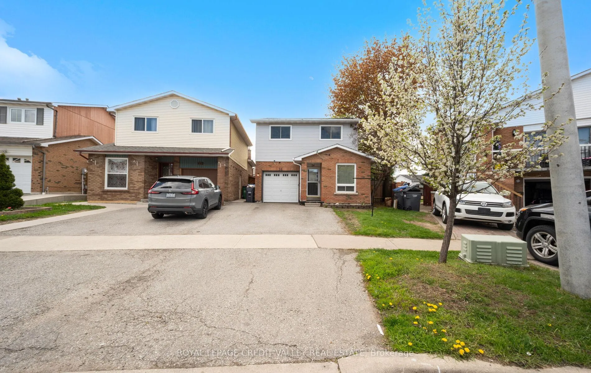 Photo 1 of 24 Pluto Drive, Brampton, Madoc — HOMEH