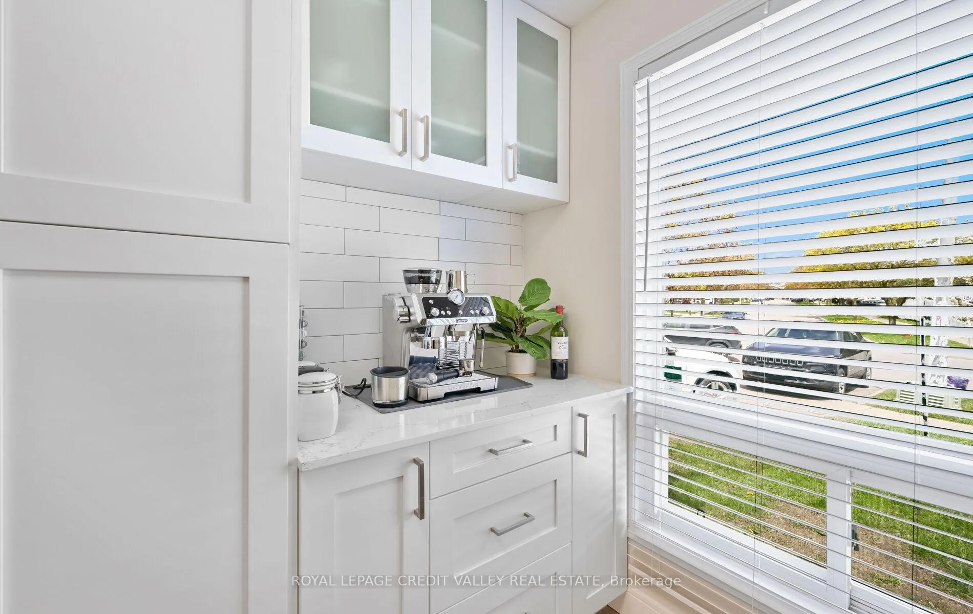 Photo 9 of 24 Pluto Drive, Brampton, Madoc — HOMEH