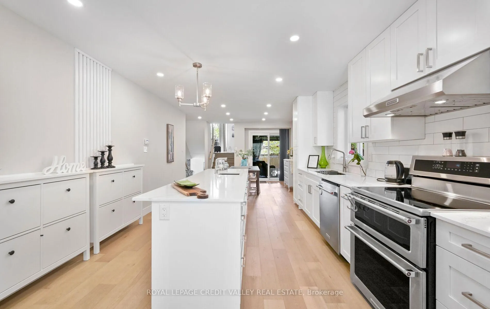 Photo 10 of 24 Pluto Drive, Brampton, Madoc — HOMEH