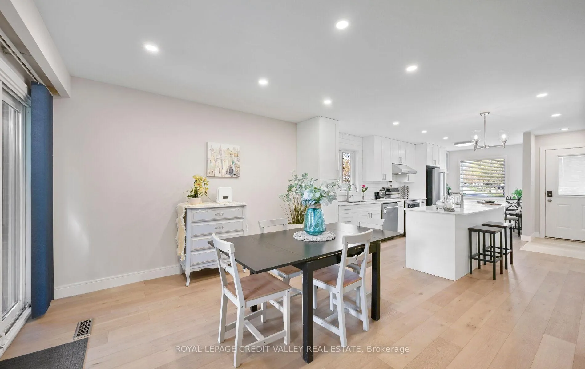 Photo 16 of 24 Pluto Drive, Brampton, Madoc — HOMEH