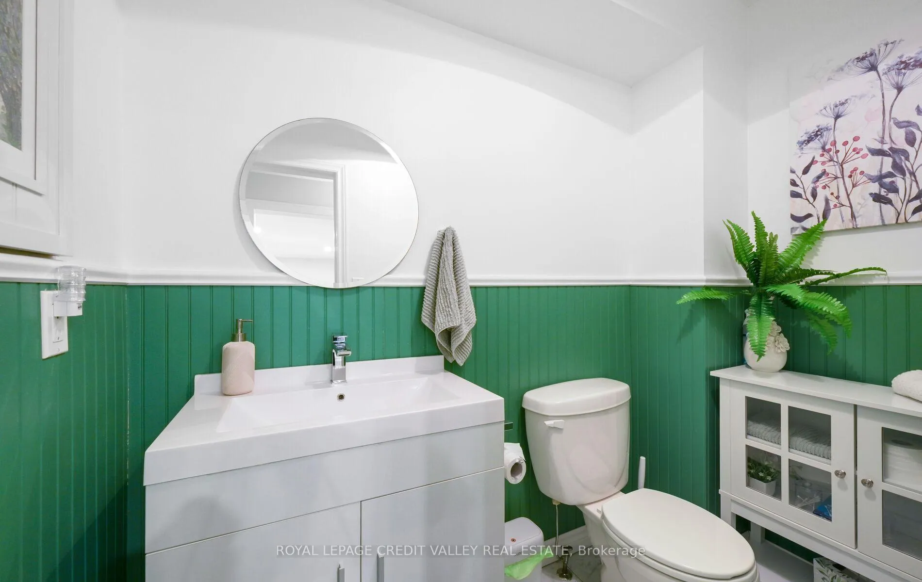 Photo 19 of 24 Pluto Drive, Brampton, Madoc — HOMEH