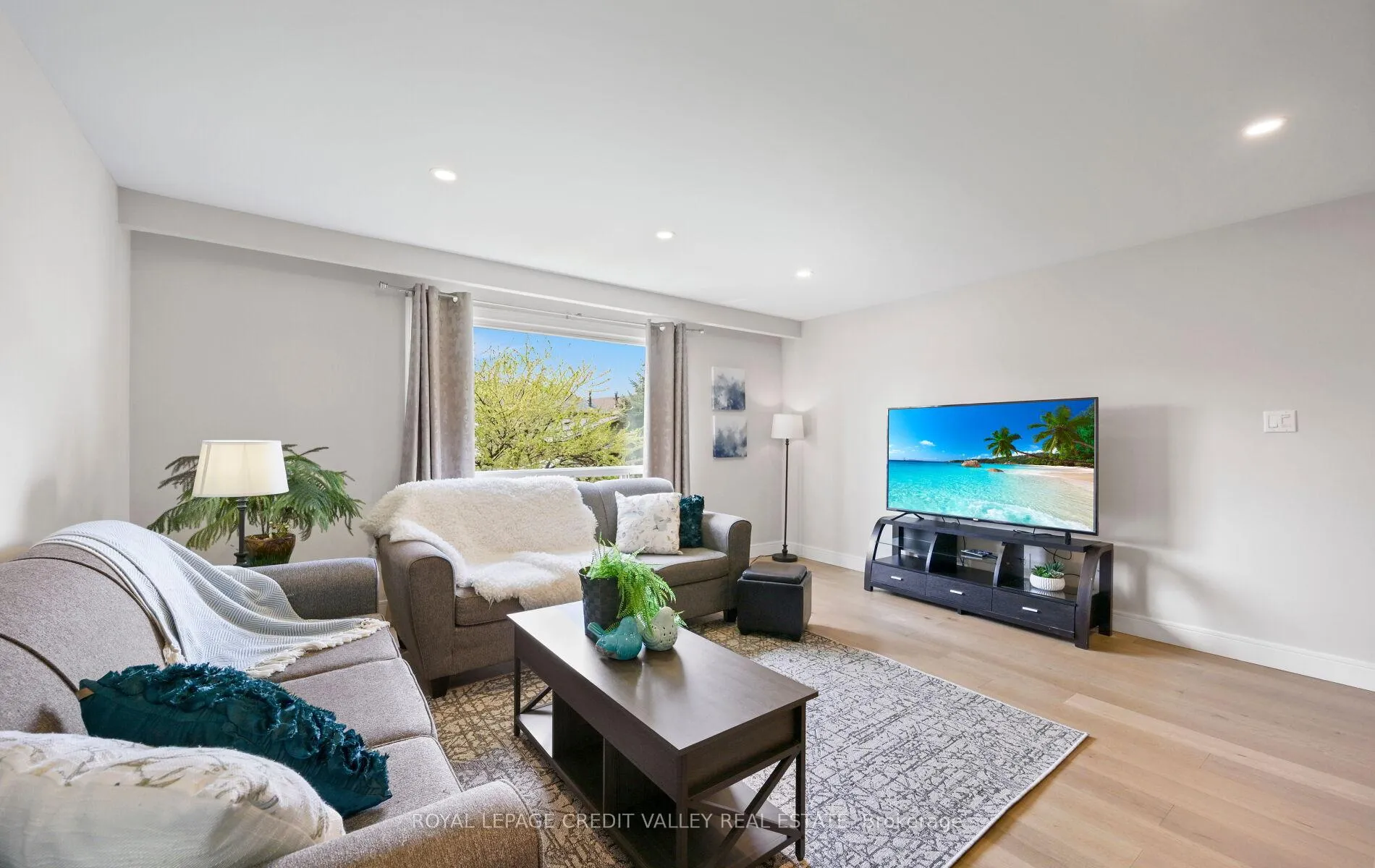Photo 25 of 24 Pluto Drive, Brampton, Madoc — HOMEH