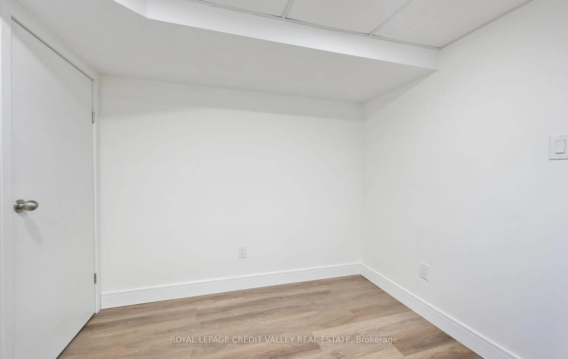 Photo 41 of 24 Pluto Drive, Brampton, Madoc — HOMEH
