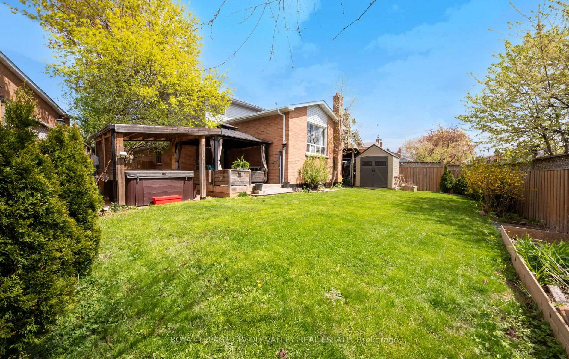 Photo 48 of 24 Pluto Drive, Brampton, Madoc — HOMEH