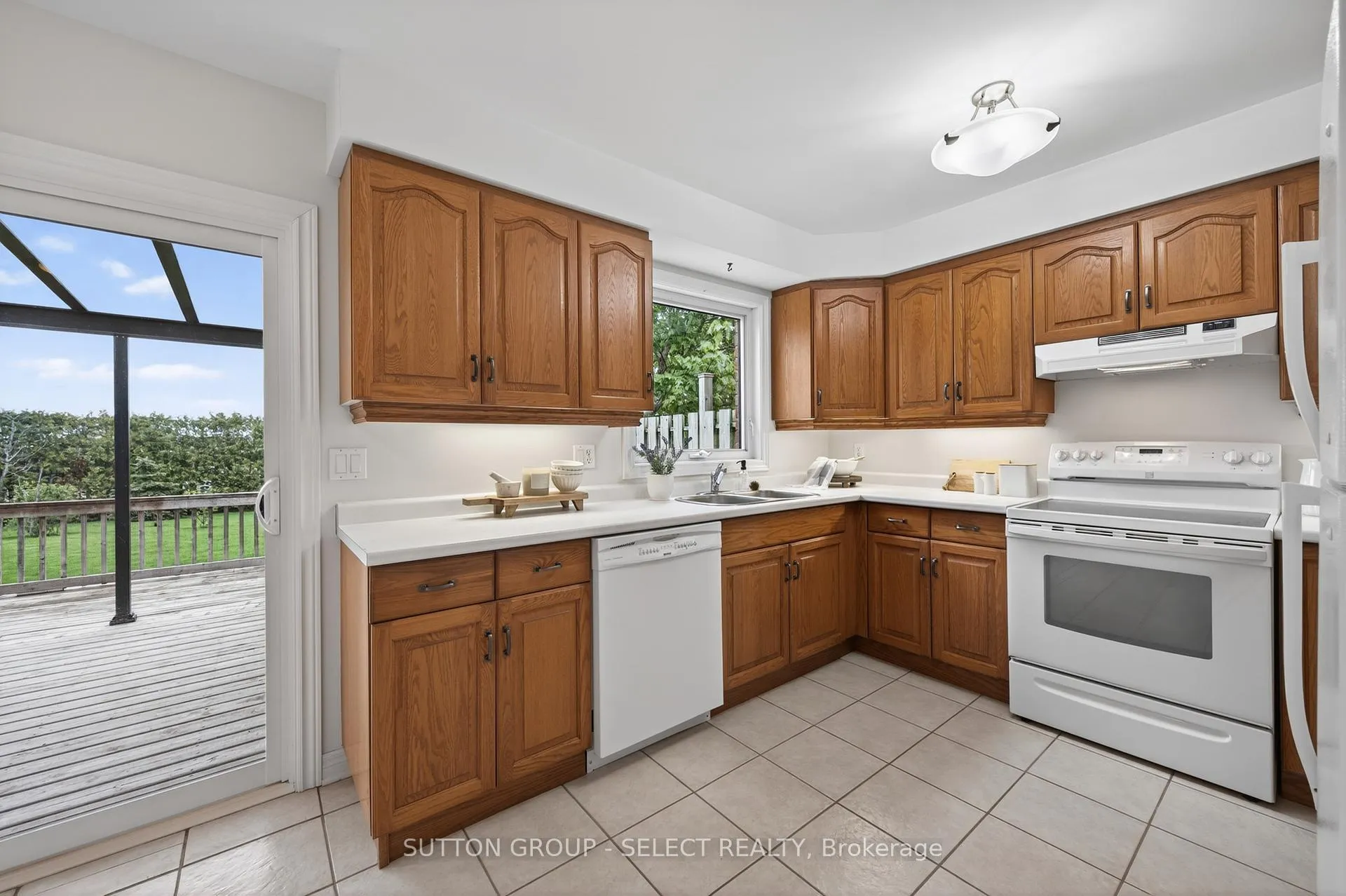 Photo 12 of 55 Heritage Drive, Middlesex Centre, Ilderton — HOMEH