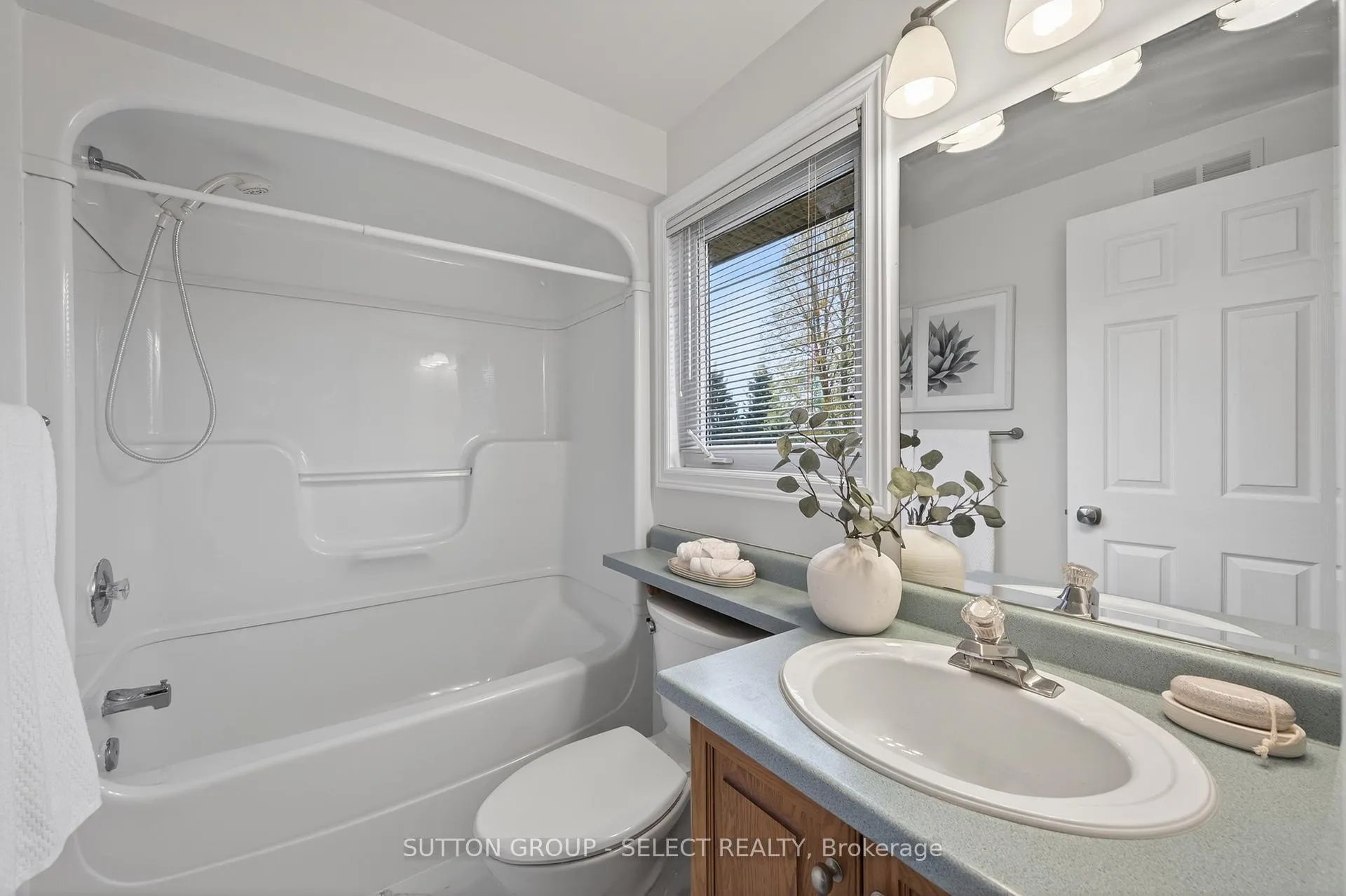 Photo 16 of 55 Heritage Drive, Middlesex Centre, Ilderton — HOMEH