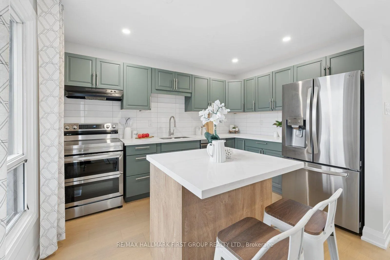 Photo 13 of Unit 42, 765 Oklahoma Drive, Pickering, West Shore — HOMEH