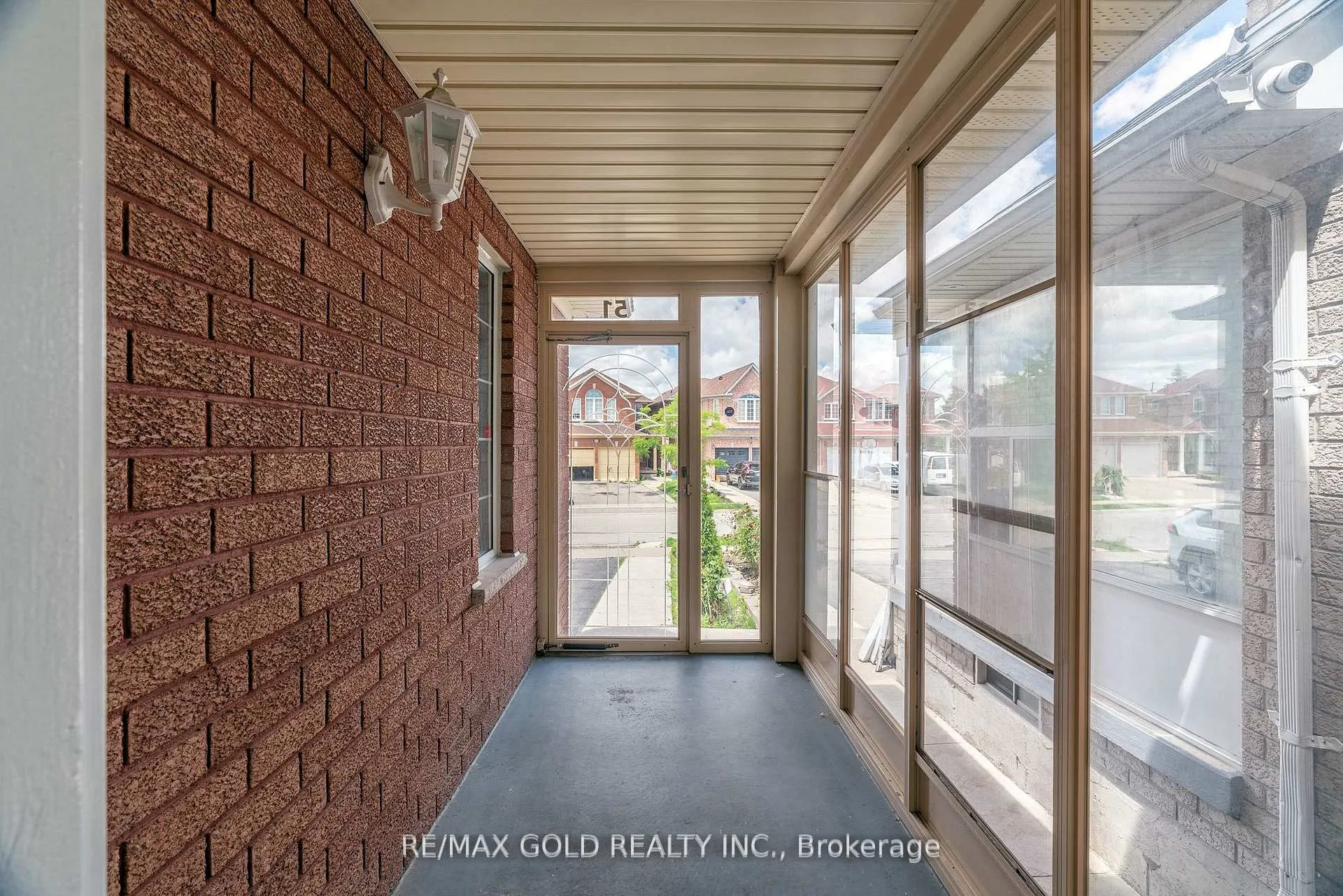 Photo 2 of 51 Tigerlily Place, Brampton, Sandringham-Wellington — HOMEH