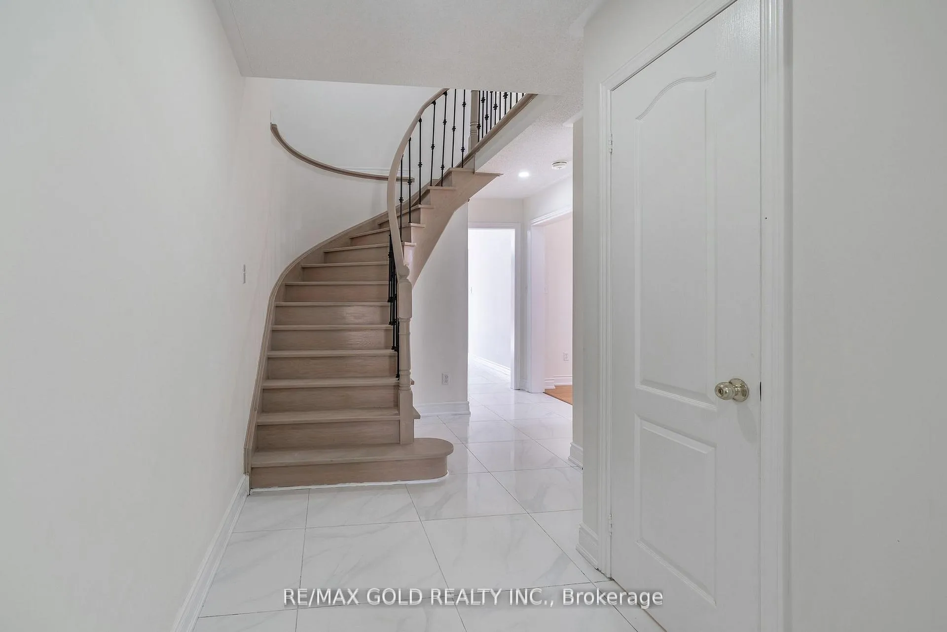 Photo 3 of 51 Tigerlily Place, Brampton, Sandringham-Wellington — HOMEH