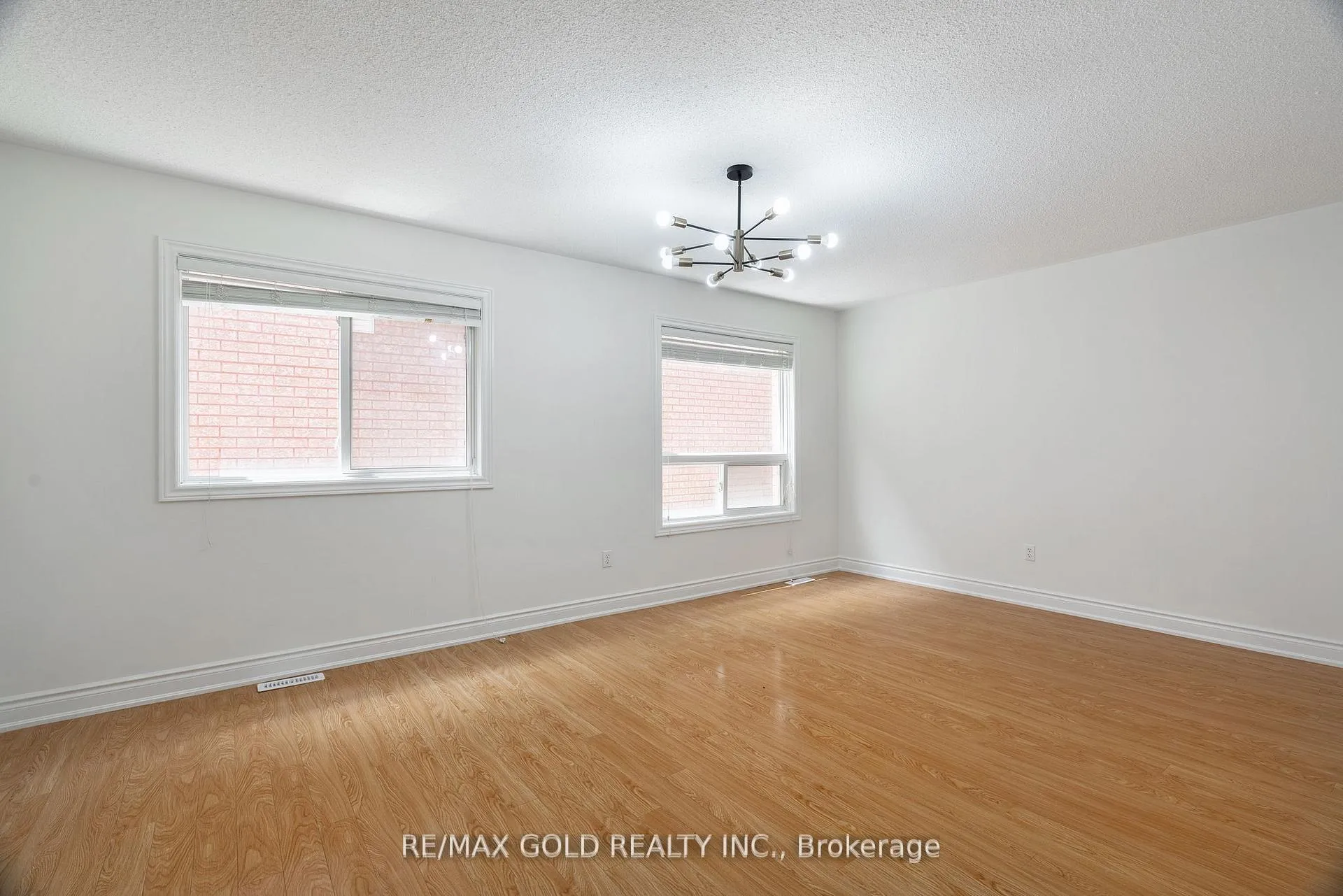 Photo 7 of 51 Tigerlily Place, Brampton, Sandringham-Wellington — HOMEH