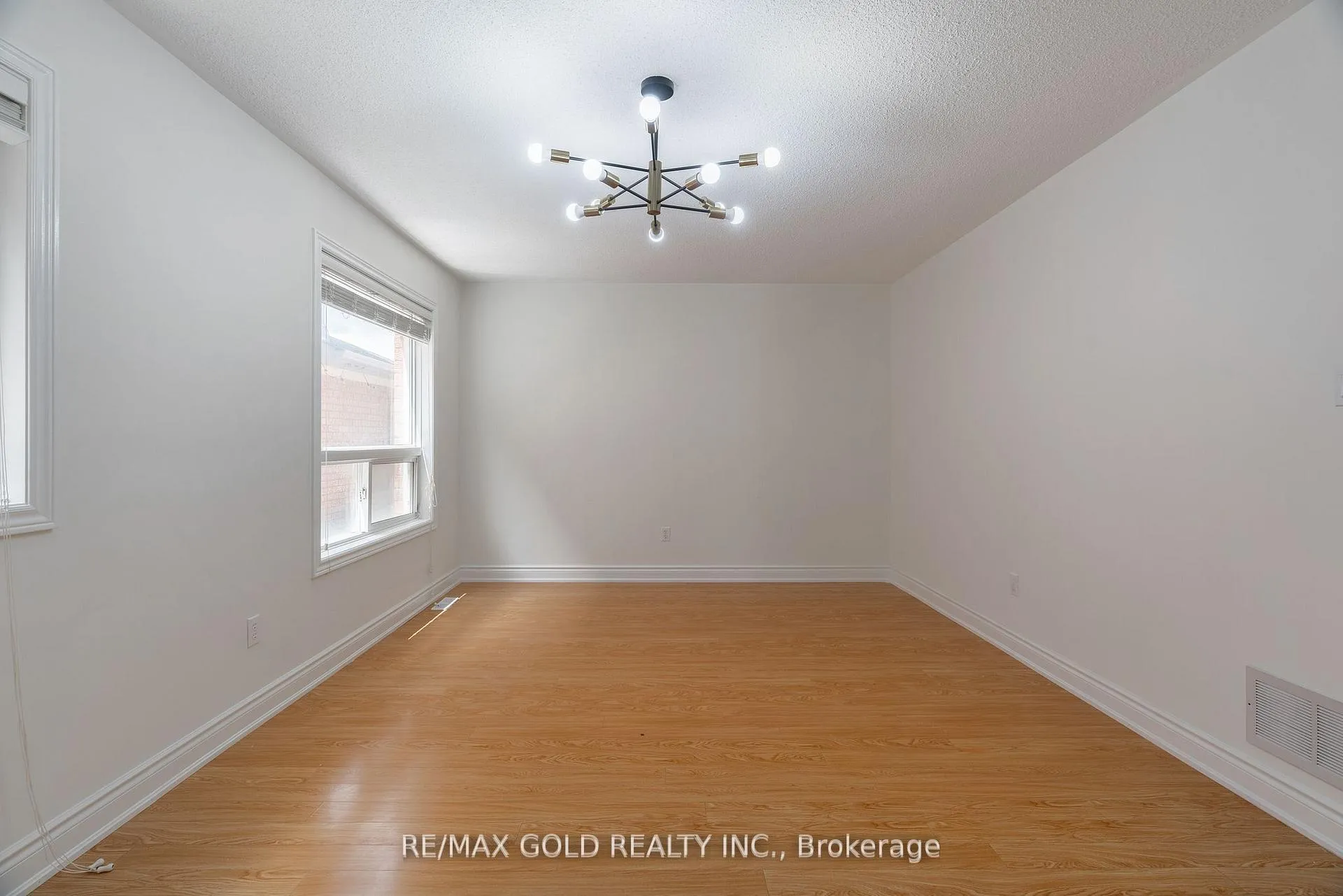 Photo 8 of 51 Tigerlily Place, Brampton, Sandringham-Wellington — HOMEH