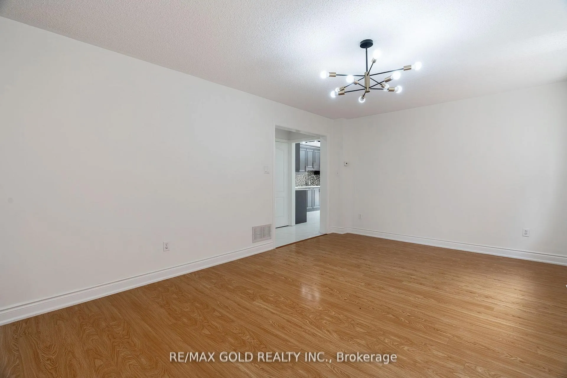 Photo 9 of 51 Tigerlily Place, Brampton, Sandringham-Wellington — HOMEH
