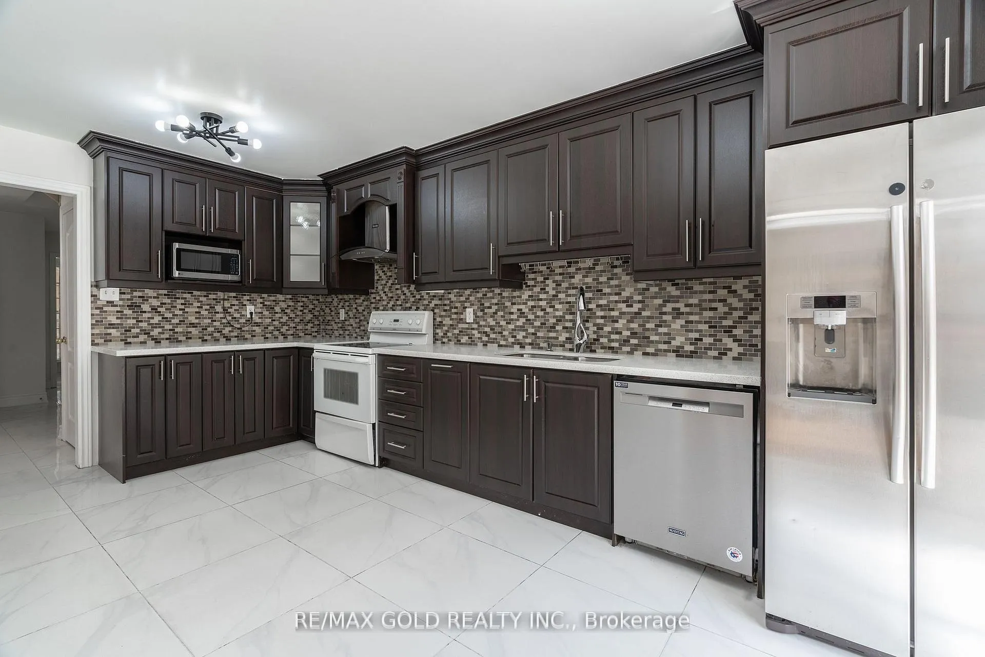 Photo 12 of 51 Tigerlily Place, Brampton, Sandringham-Wellington — HOMEH