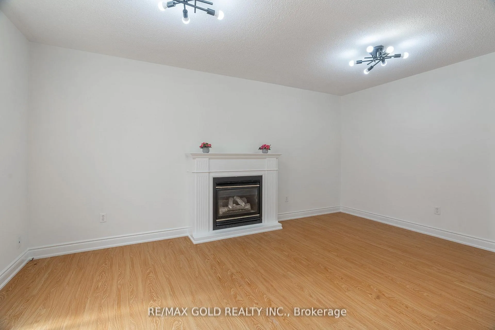 Photo 14 of 51 Tigerlily Place, Brampton, Sandringham-Wellington — HOMEH