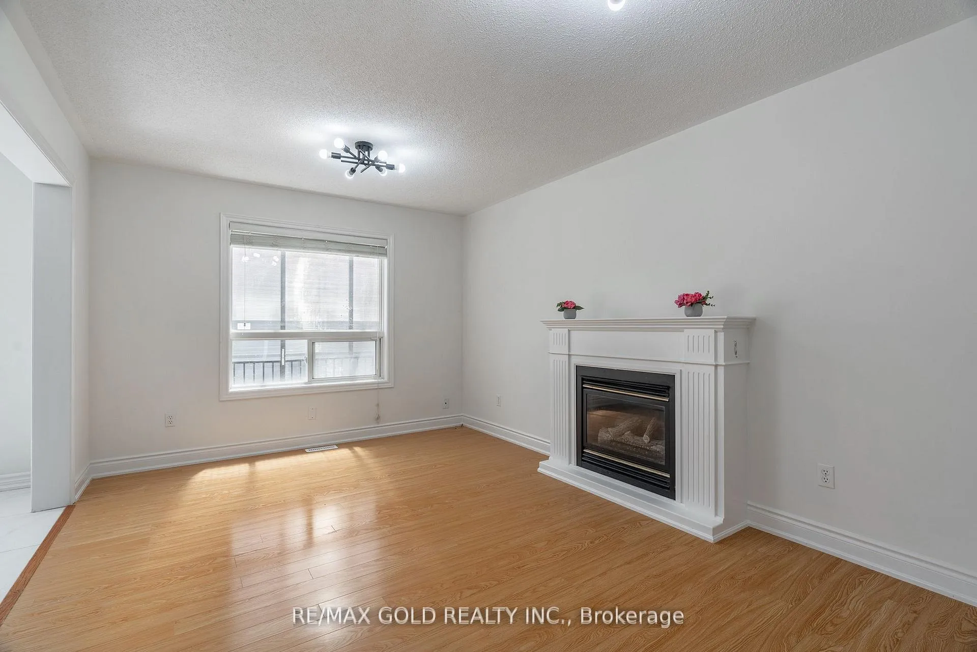 Photo 16 of 51 Tigerlily Place, Brampton, Sandringham-Wellington — HOMEH