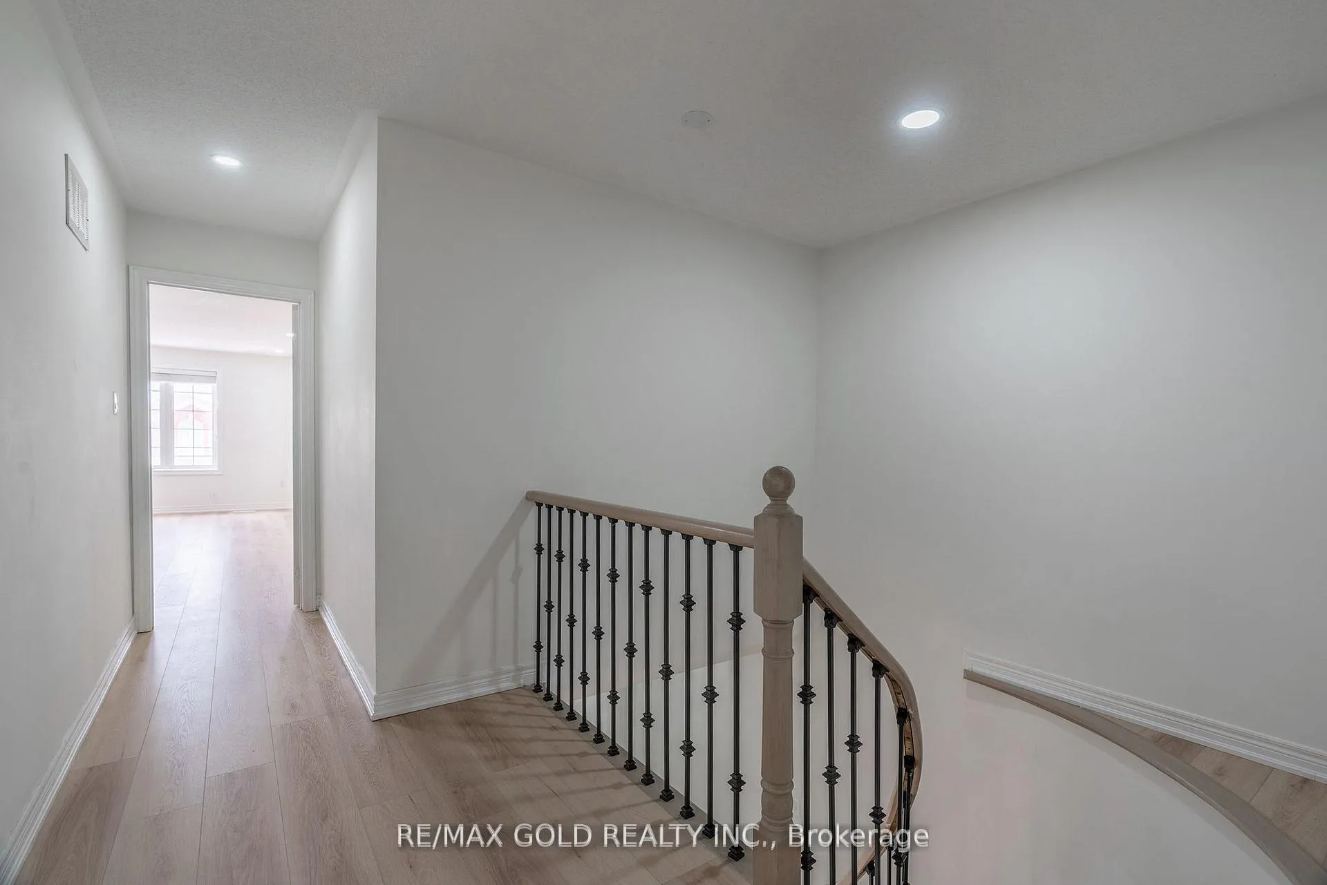 Photo 19 of 51 Tigerlily Place, Brampton, Sandringham-Wellington — HOMEH