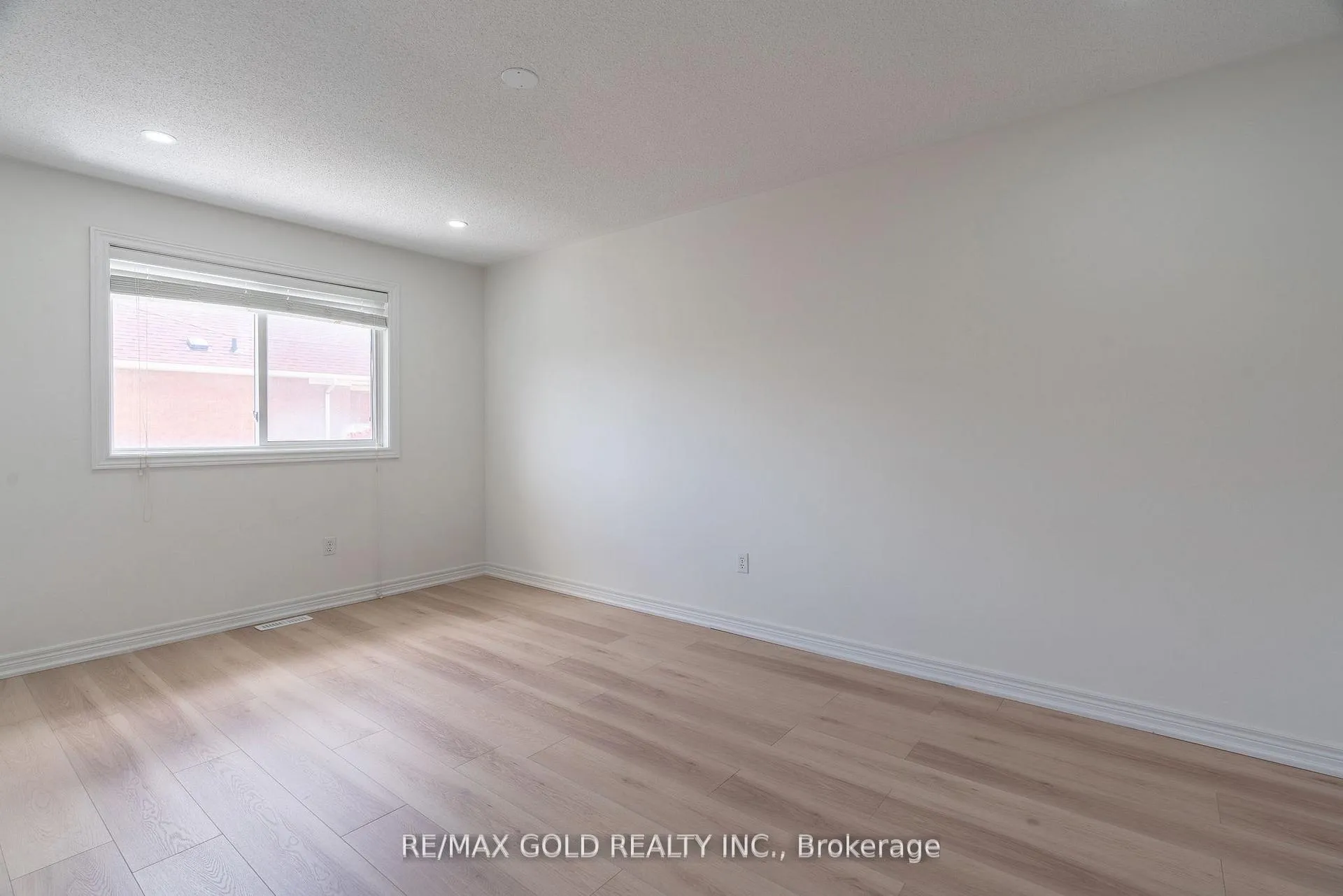 Photo 30 of 51 Tigerlily Place, Brampton, Sandringham-Wellington — HOMEH