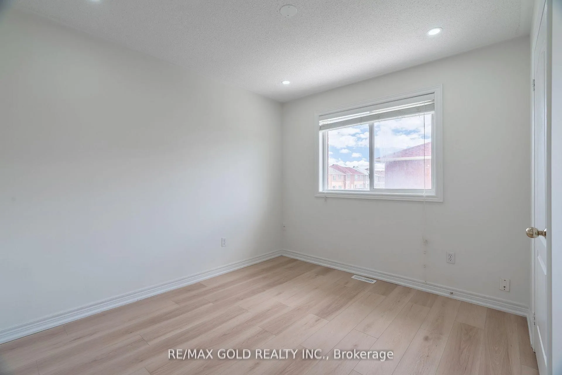 Photo 32 of 51 Tigerlily Place, Brampton, Sandringham-Wellington — HOMEH