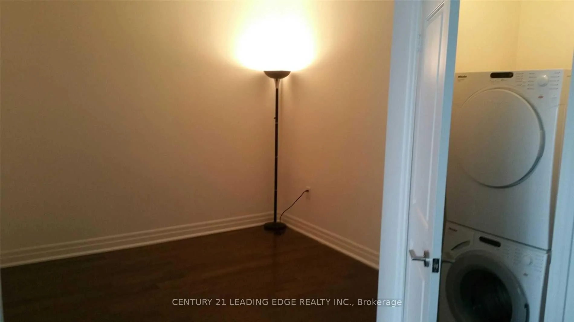 Photo 14 of Unit 3406, 8 The Esplanade Avenue, Toronto, Waterfront Communities — HOMEH