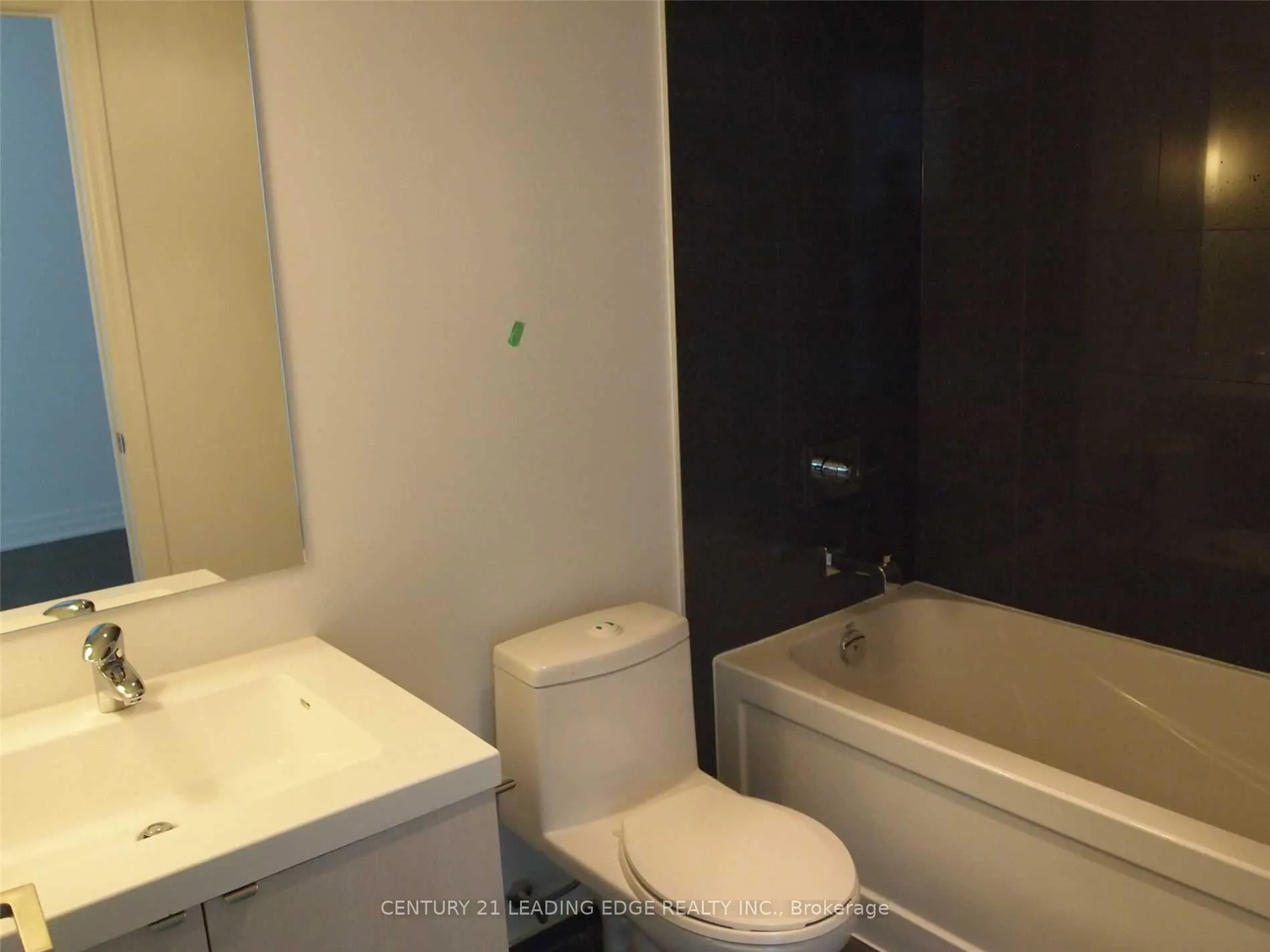 Photo 17 of Unit 3406, 8 The Esplanade Avenue, Toronto, Waterfront Communities — HOMEH