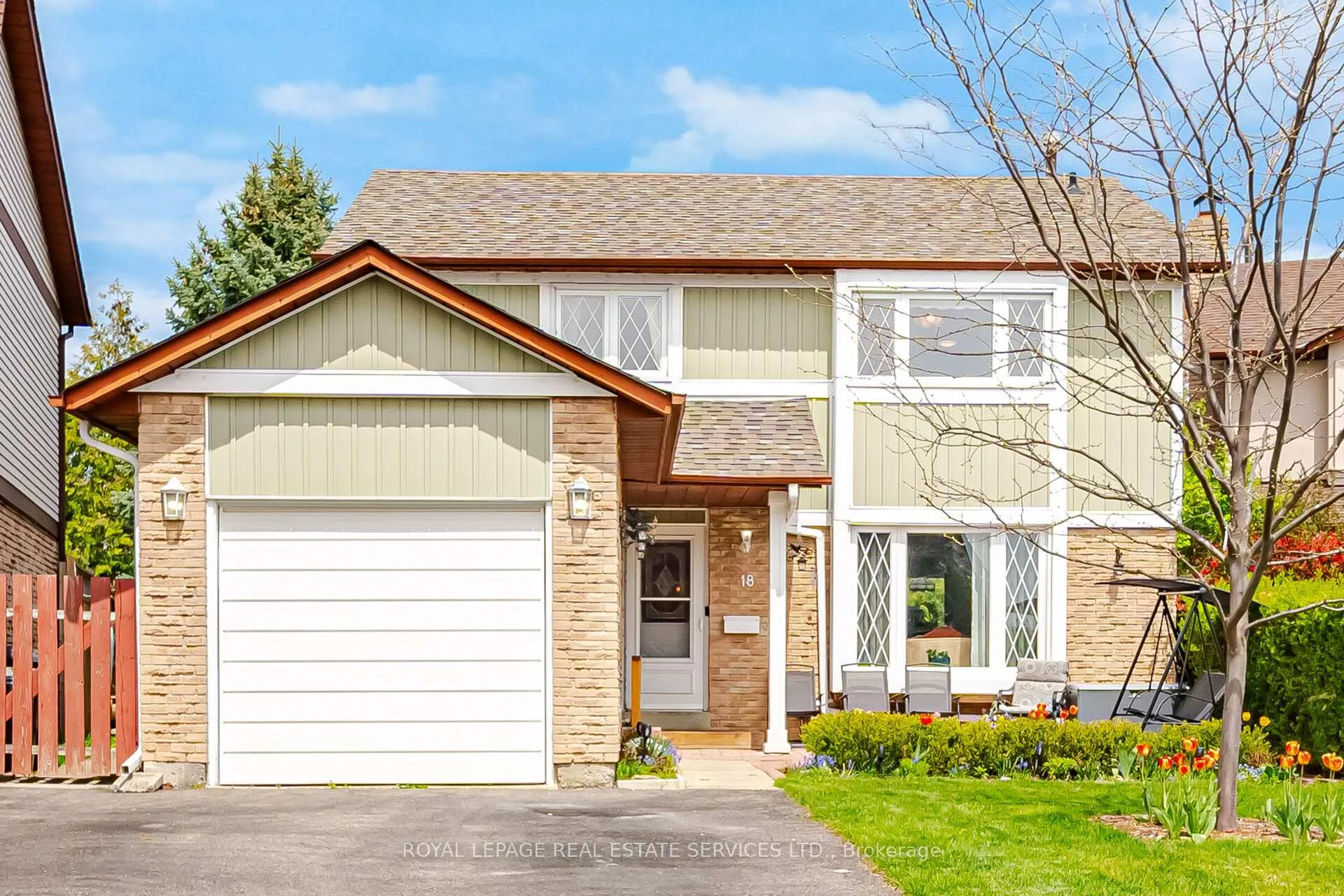 Photo 1 of 18 Wolverton Crescent, Brampton, Central Park — HOMEH