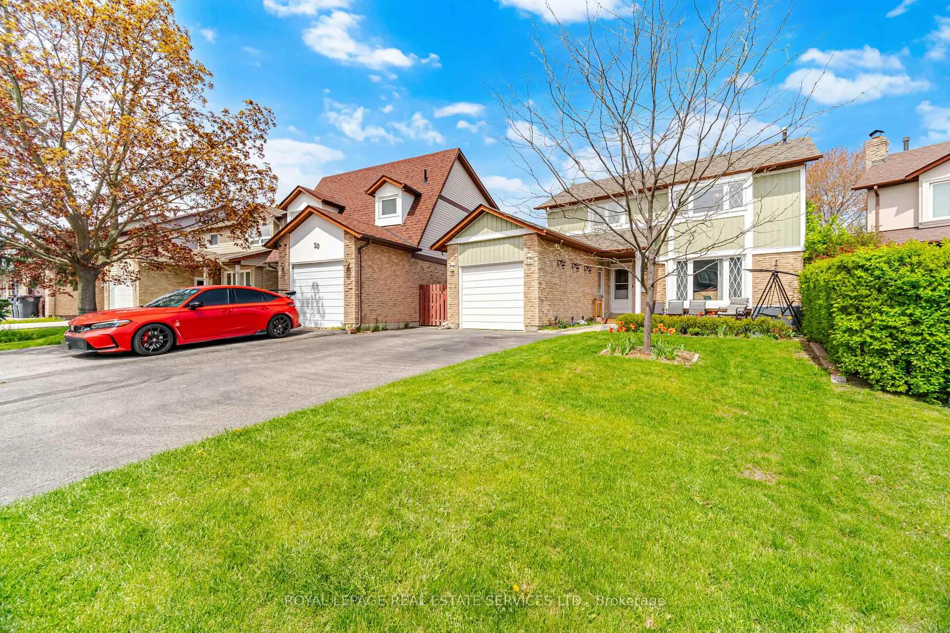 Photo 2 of 18 Wolverton Crescent, Brampton, Central Park — HOMEH