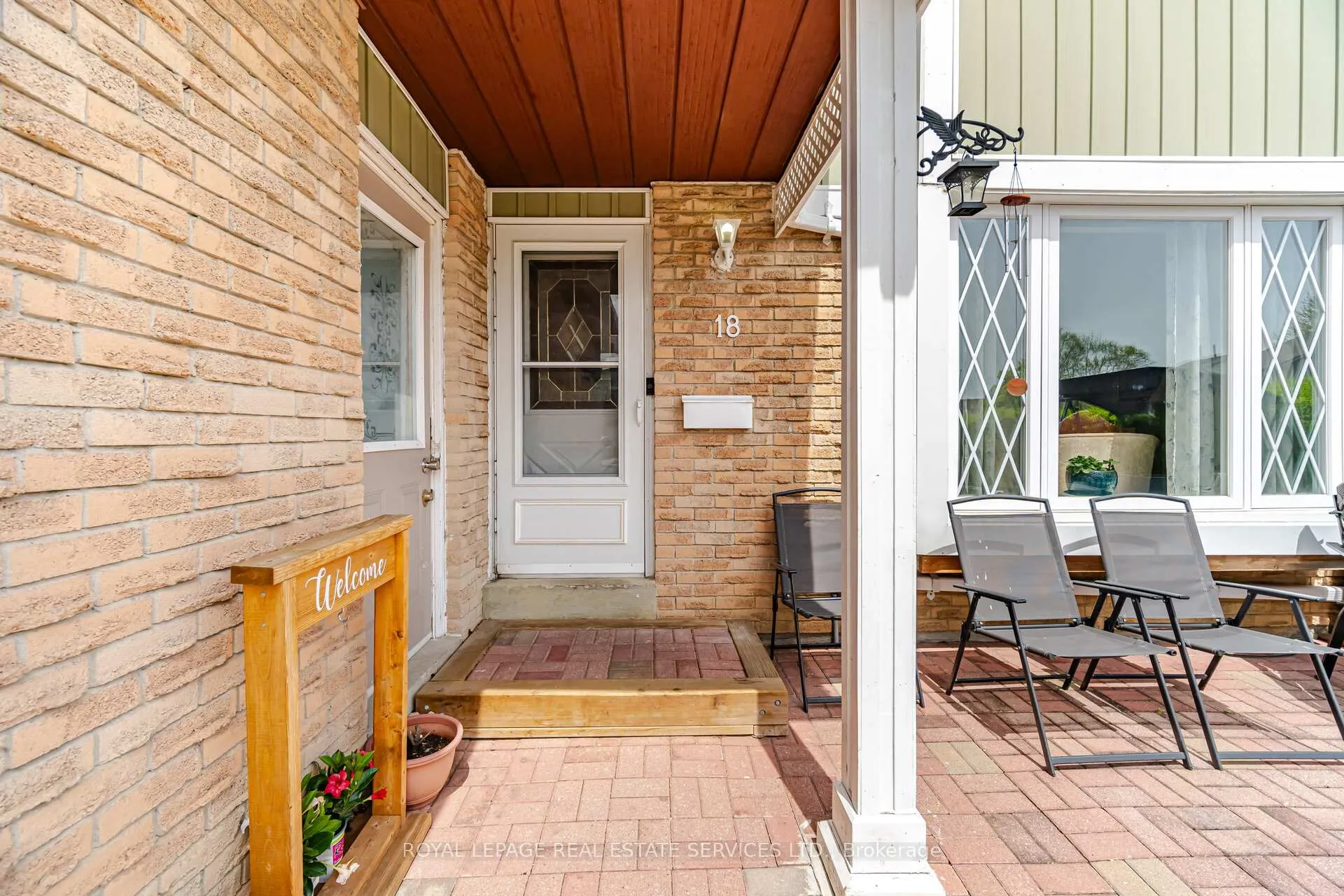 Photo 5 of 18 Wolverton Crescent, Brampton, Central Park — HOMEH