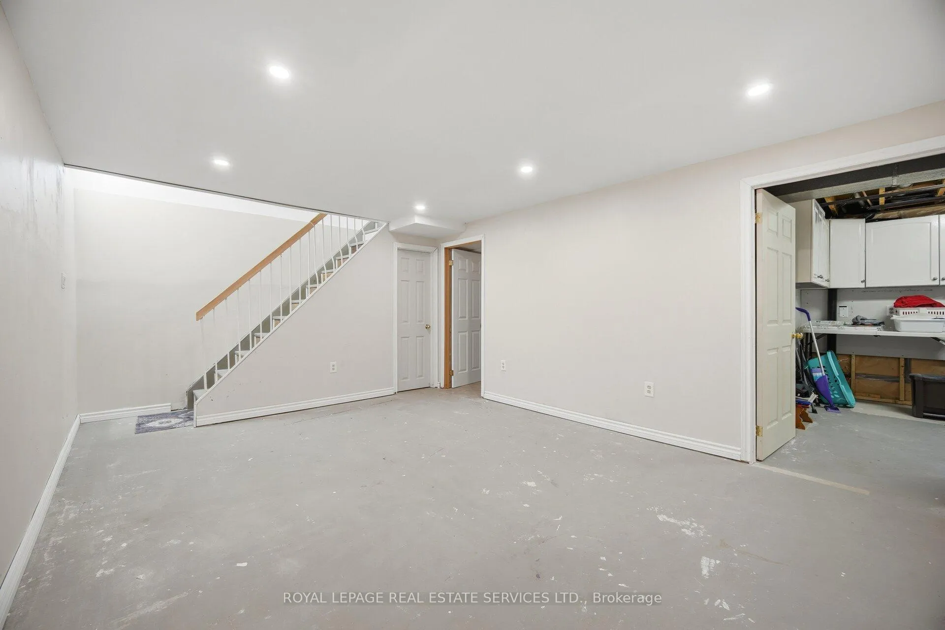 Photo 34 of 18 Wolverton Crescent, Brampton, Central Park — HOMEH